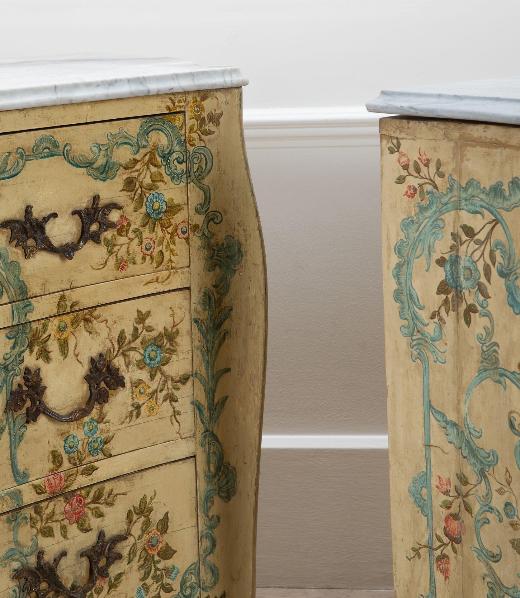 Pair of 19th Century Venetian Hand Painted Commodes For Sale 6
