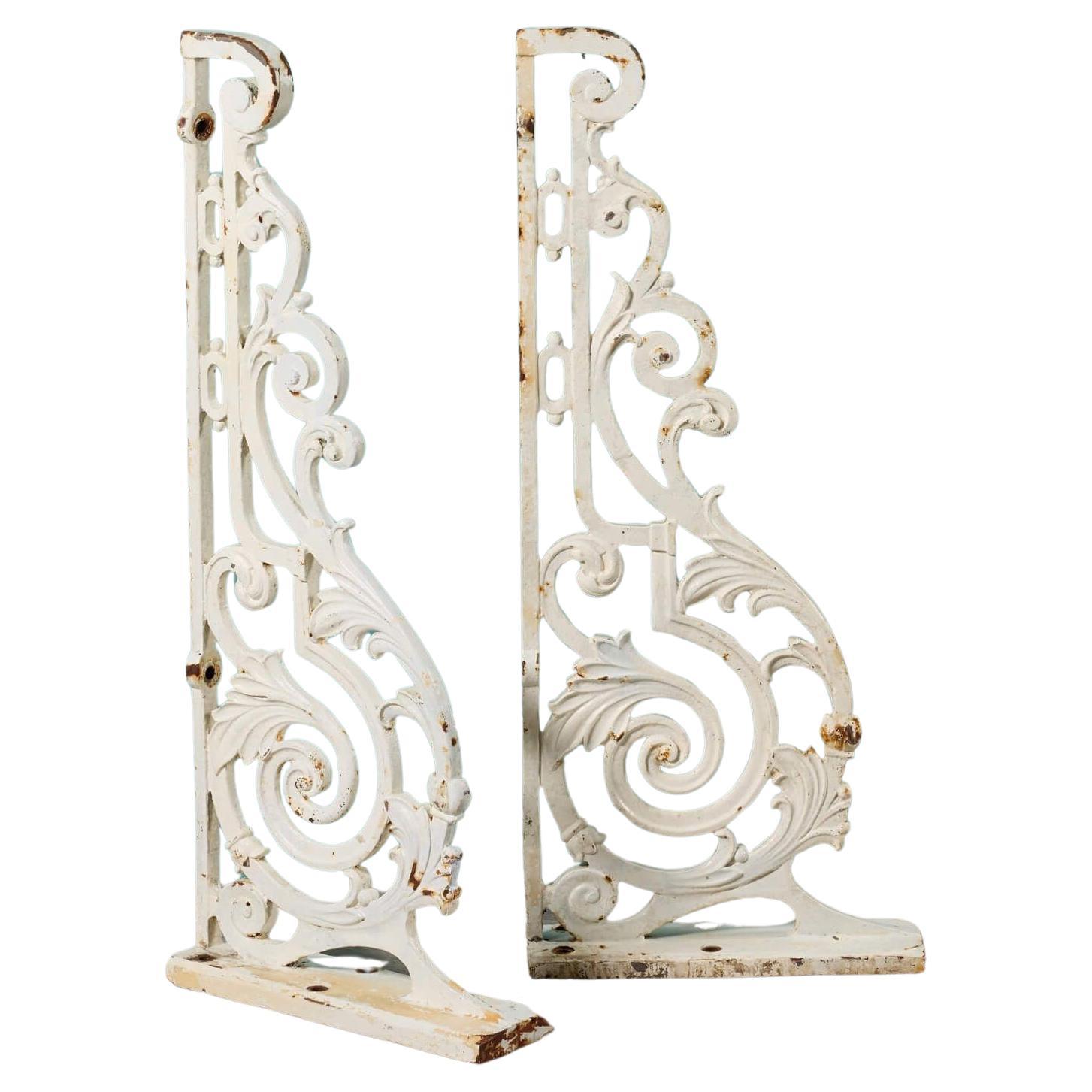 Pair of 19th Century Victorian Cast Iron Wall Brackets For Sale