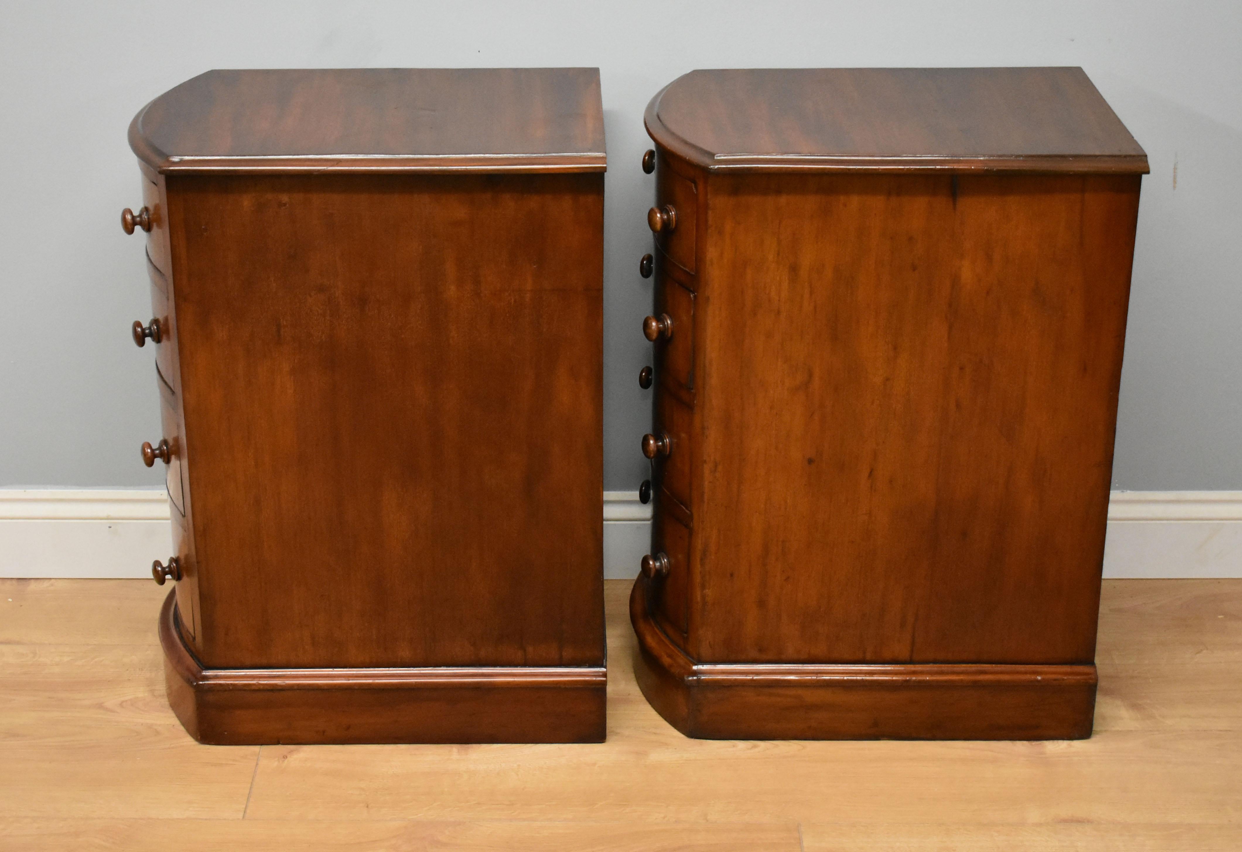 English Pair of 19th Century Victorian Mahogany Bow Front Chests
