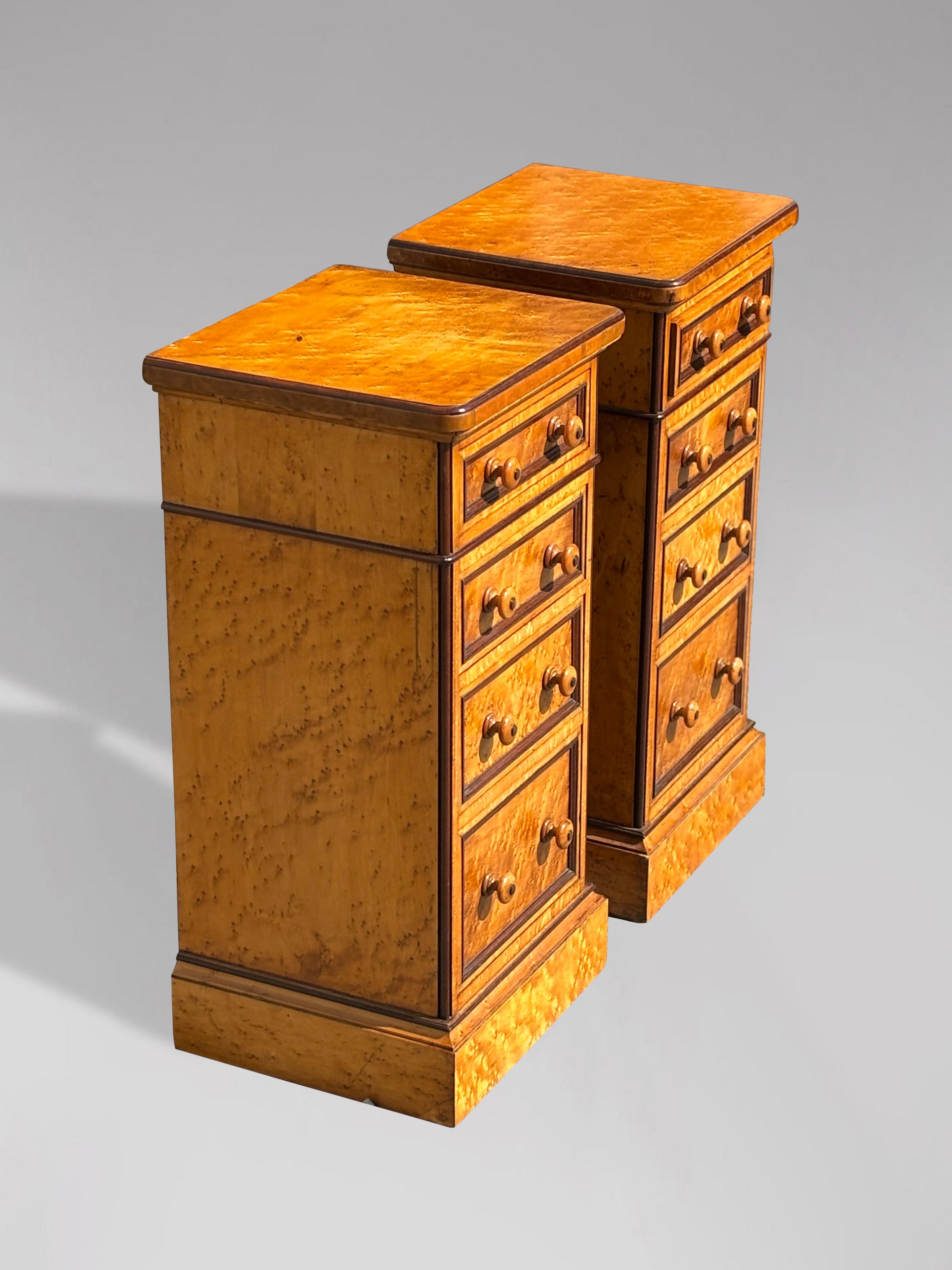 Pair of 19th Century Victorian Period Bedside Chests in Birdseye Maple In Good Condition For Sale In Petworth,West Sussex, GB