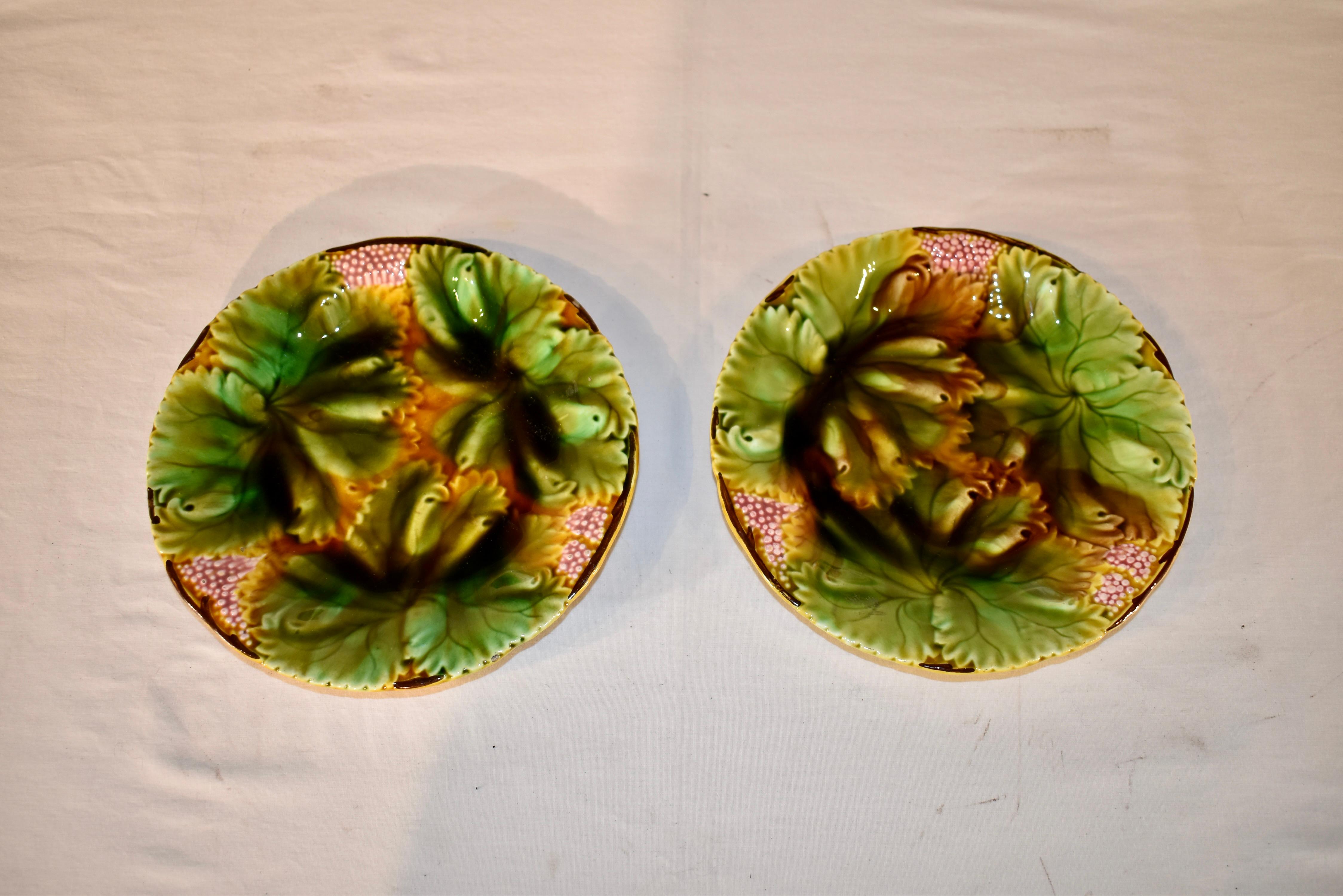 Pair of 19th Century Villeroy and Boch Majolica Plates For Sale 3
