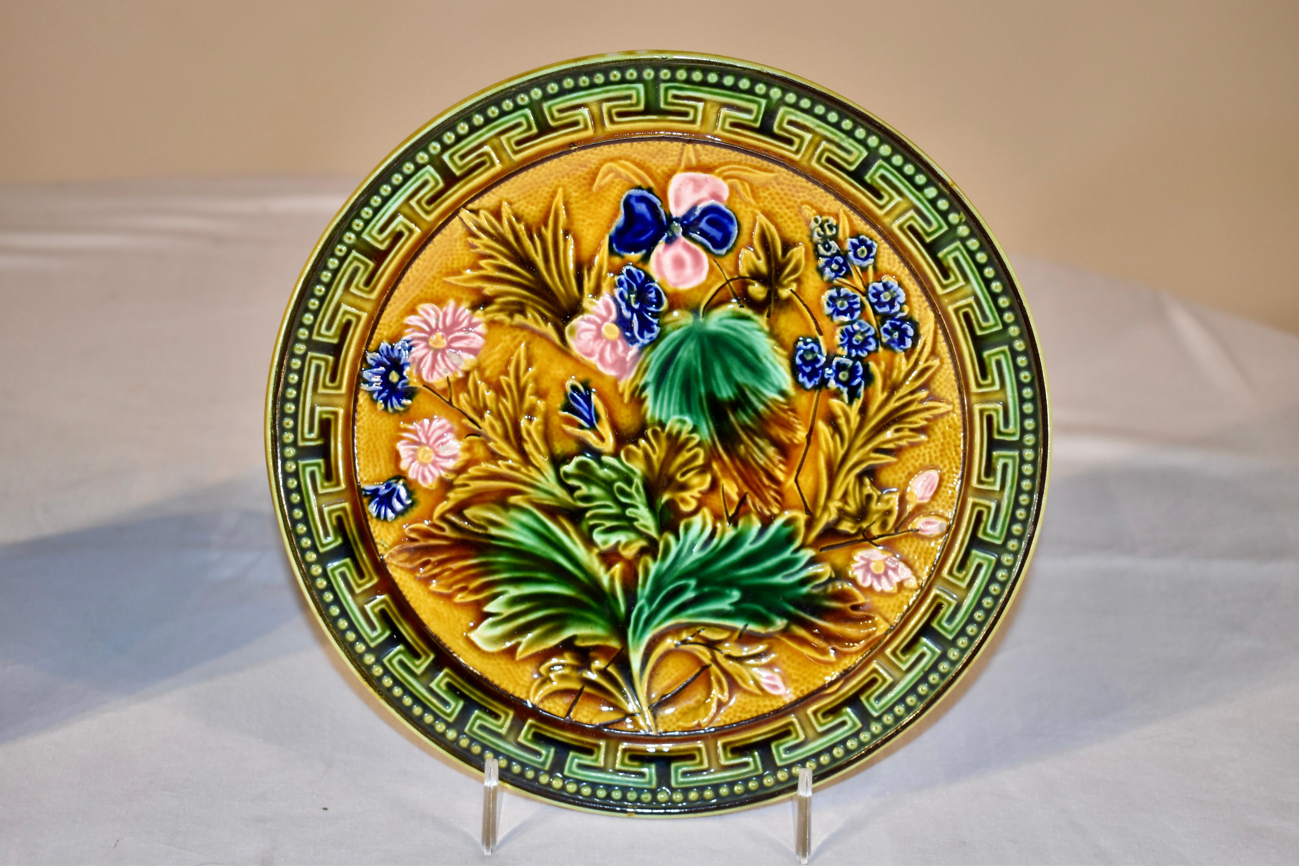 Ein Paar Villeroy & Boch-Majolika-Teller aus dem 19. Jahrhundert im Zustand „Gut“ in High Point, NC