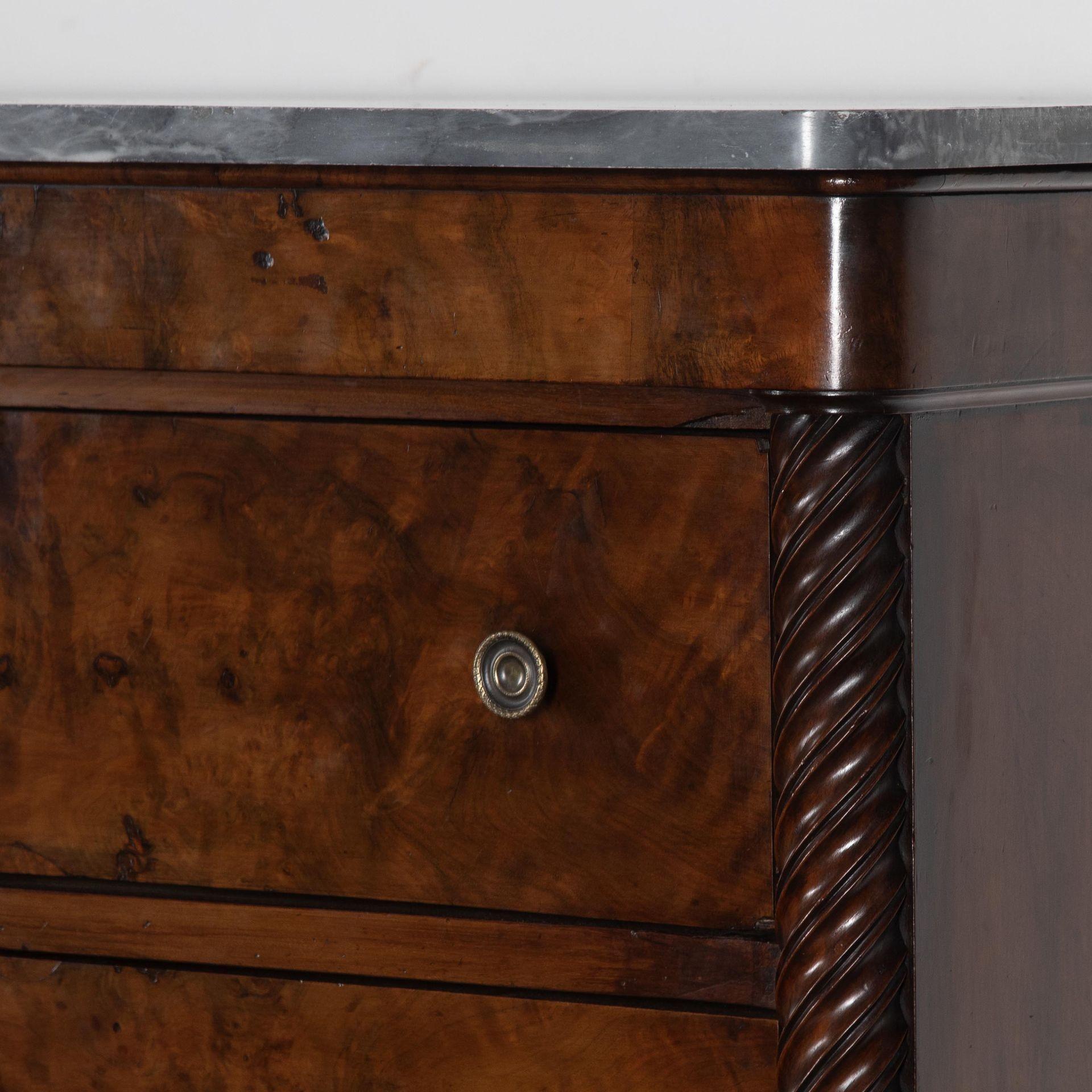 Coppia di commodes in noce del XIX secolo In condizioni buone in vendita a Gloucestershire, GB
