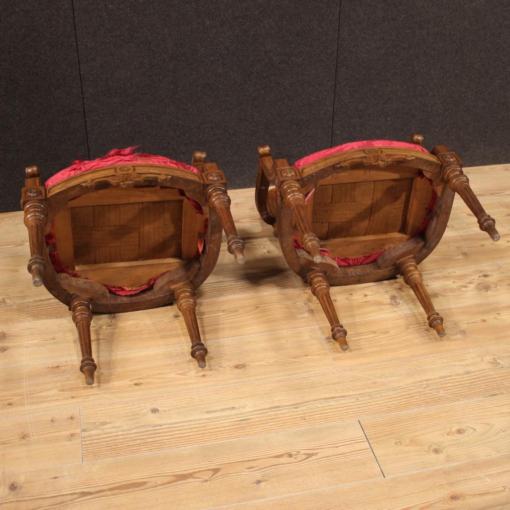 Paar italienische Sessel aus Nussbaumholz im Louis-XVI-Stil des 19. Jahrhunderts, 1850 im Angebot 5