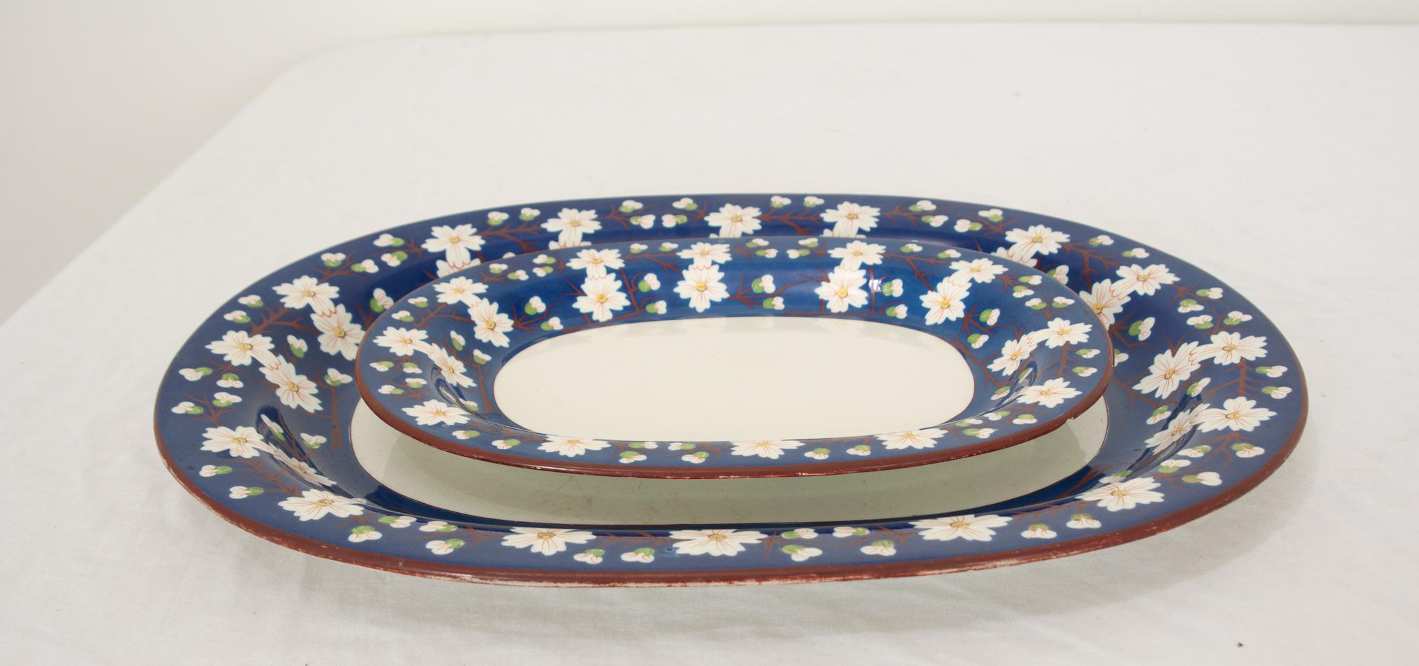 Fired Pair of 19th Century Wedgwood Pearlware Platters For Sale
