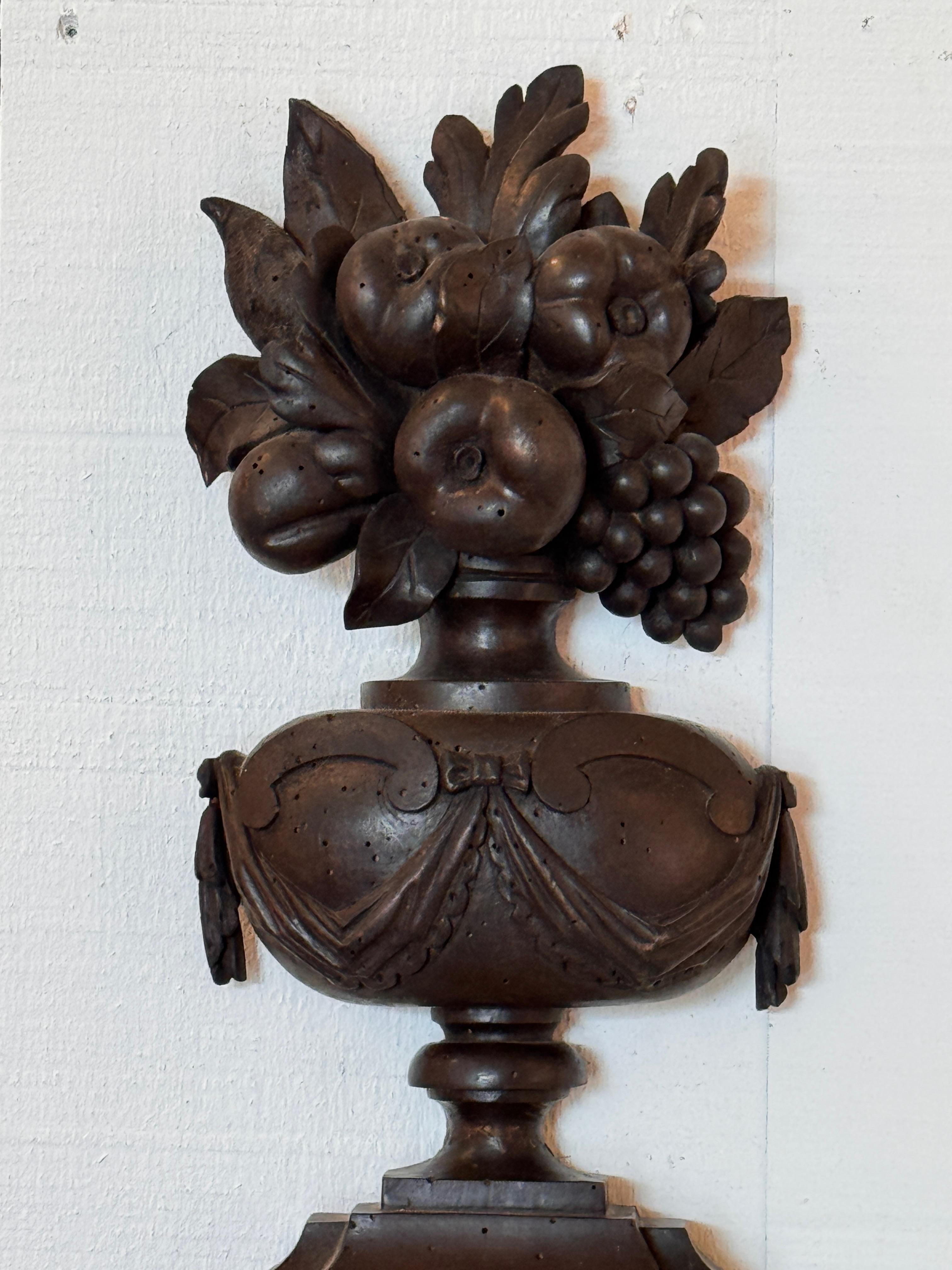 Pair of 19th Century Wood Carvings For Sale 1