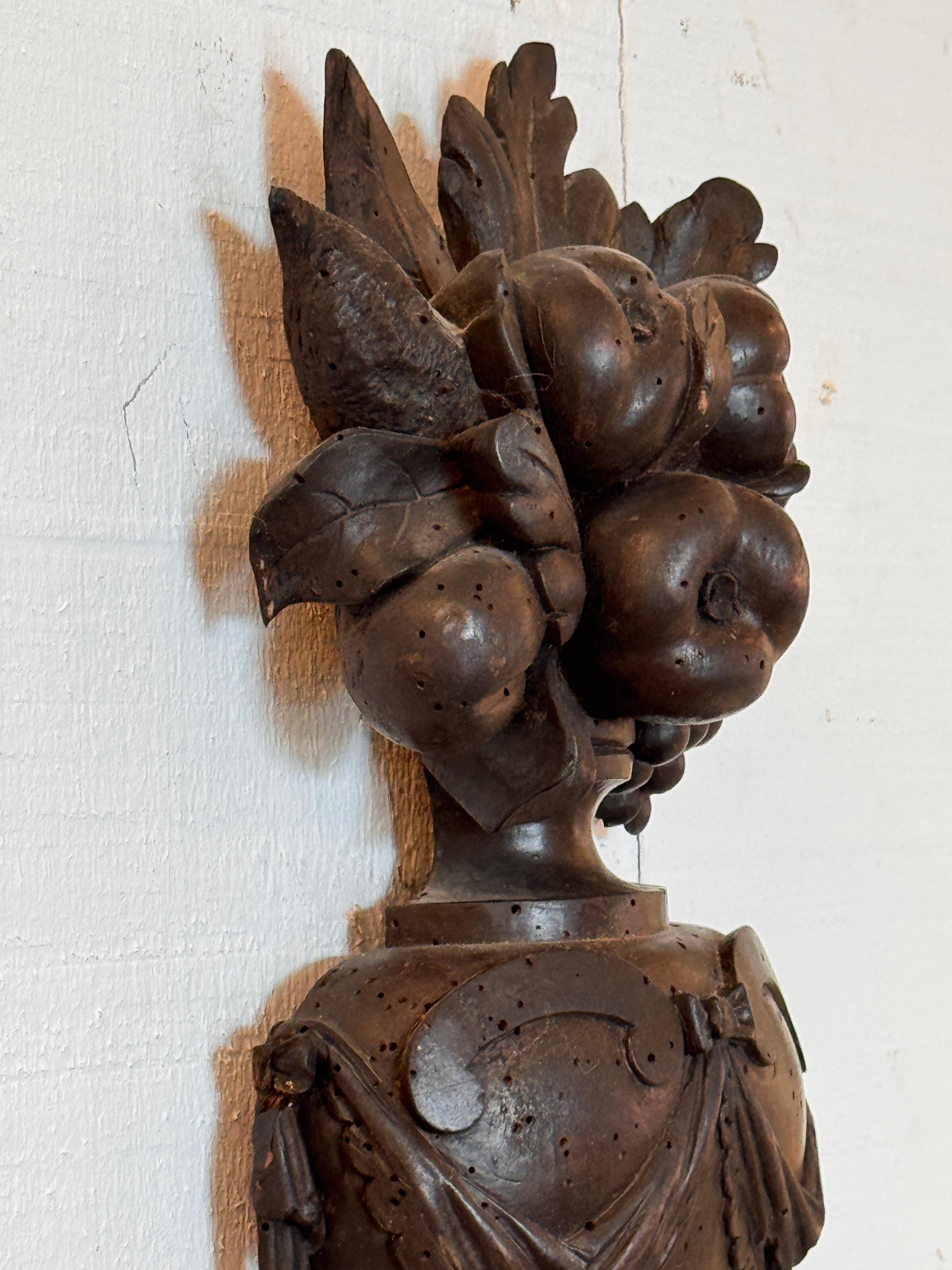 Pair of 19th Century Wood Carvings For Sale 4
