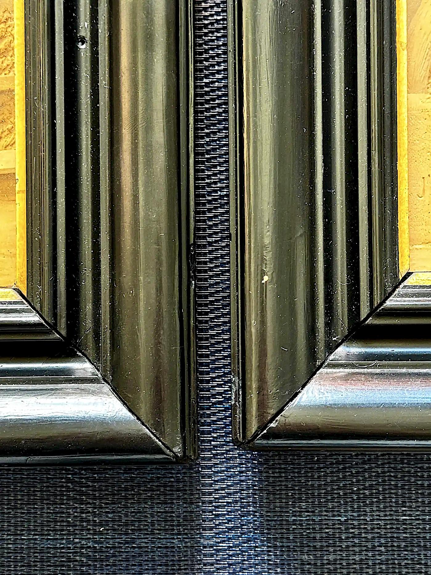 Hand-Carved Pair of 19th-century Limewood Carvings of Romantic Tyrolean Scenes For Sale