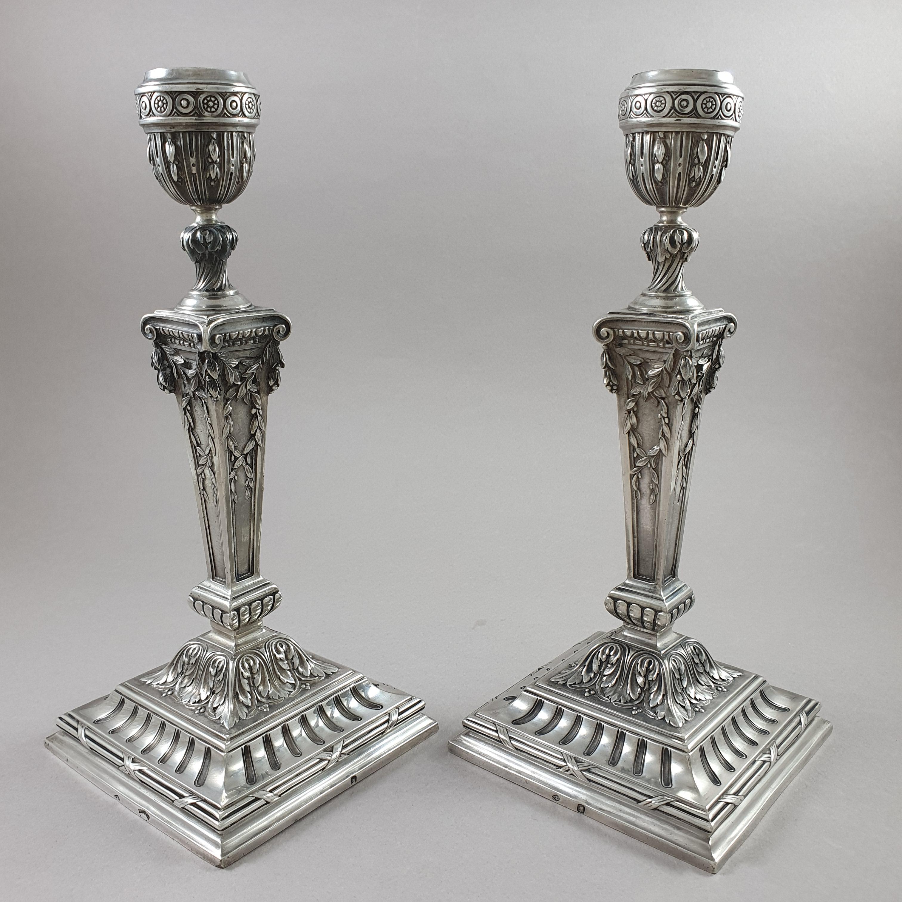 Pair of 19th French Sterling Silver Candlesticks In Good Condition In Saint-Ouen, FR