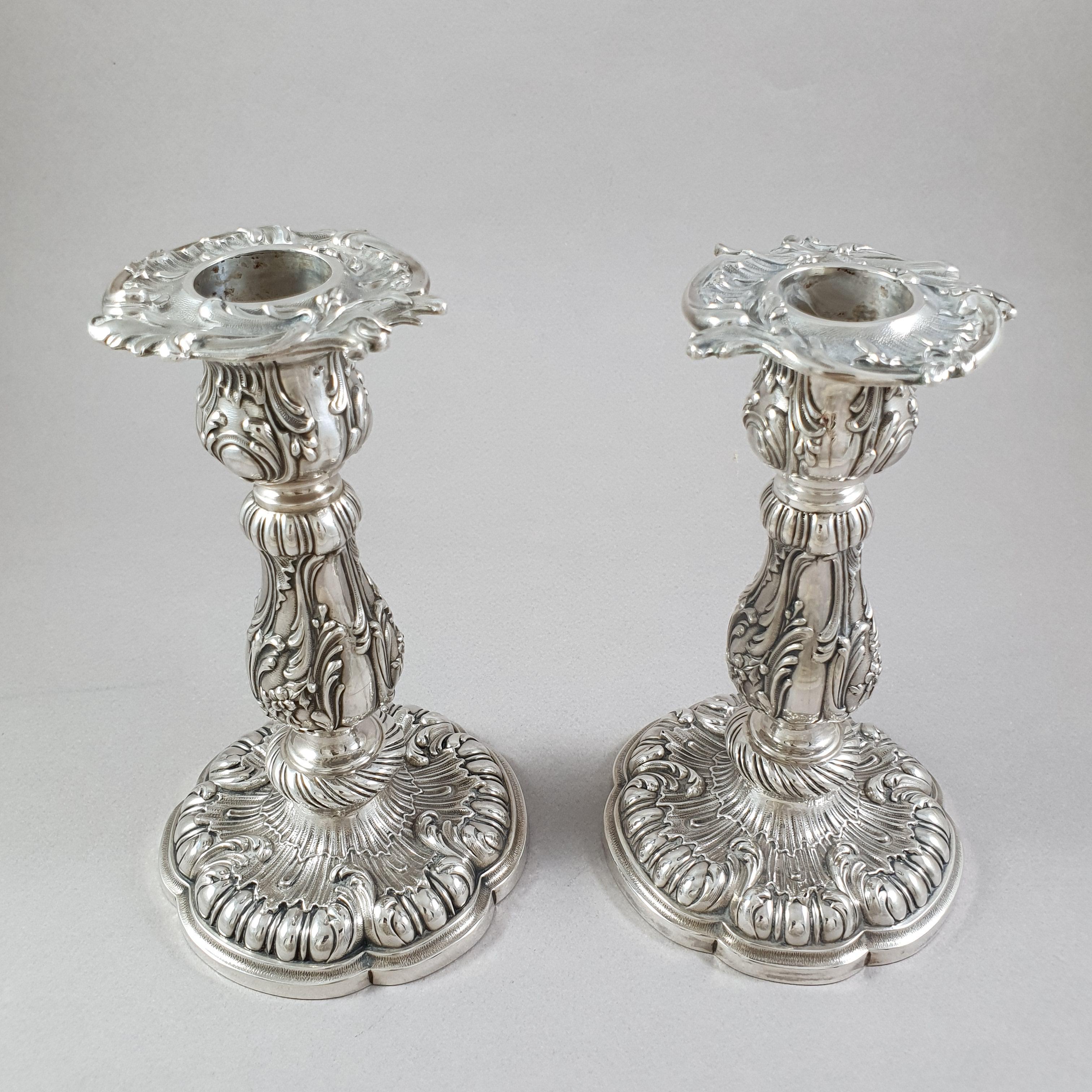 Pair of 19th French Sterling Silver Candlesticks In Good Condition In Saint-Ouen, FR