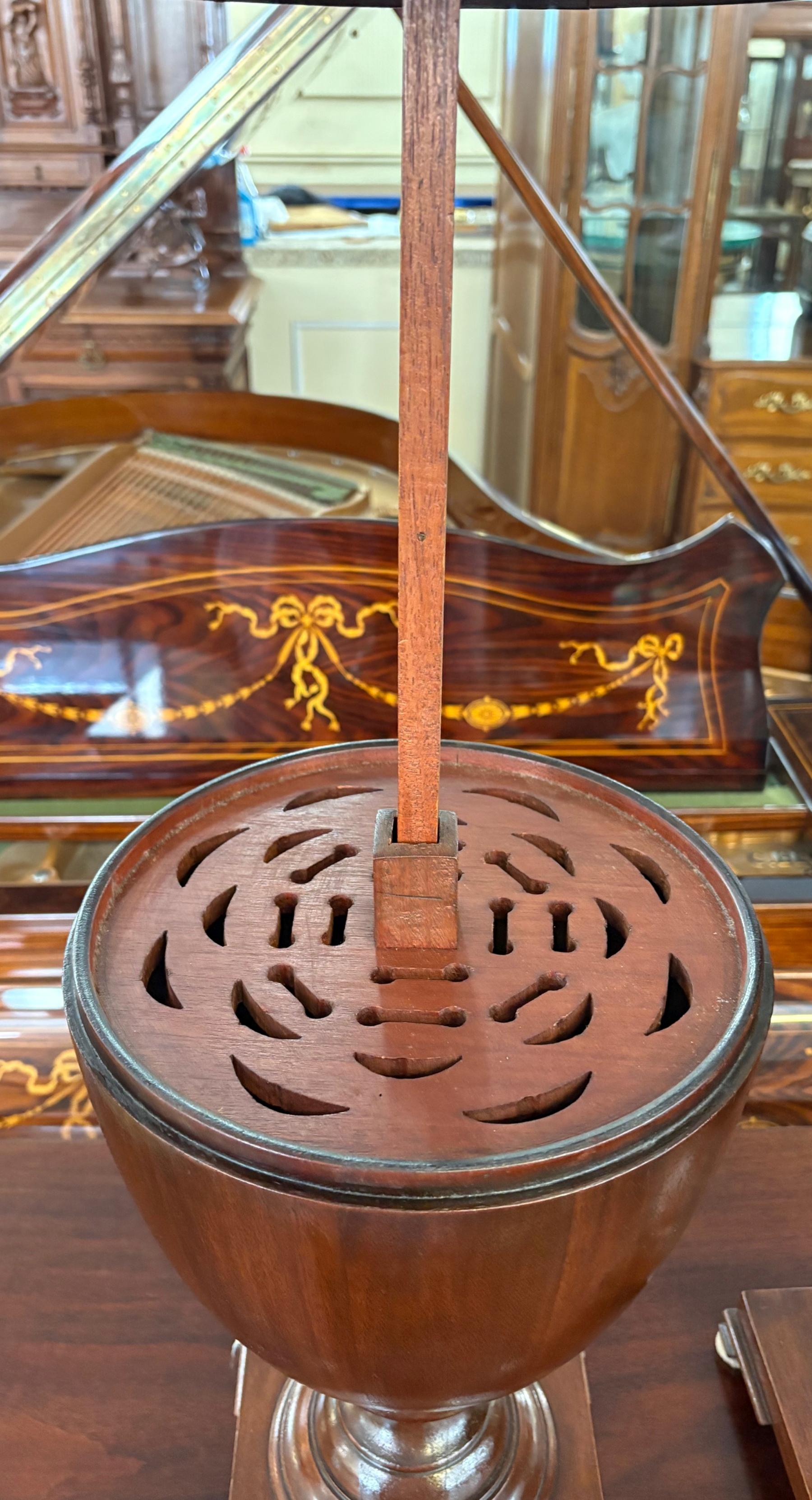 Early 20th Century Pair of 19th Mahogany English Regency Style Urn Knife Boxes Circa 1900 For Sale