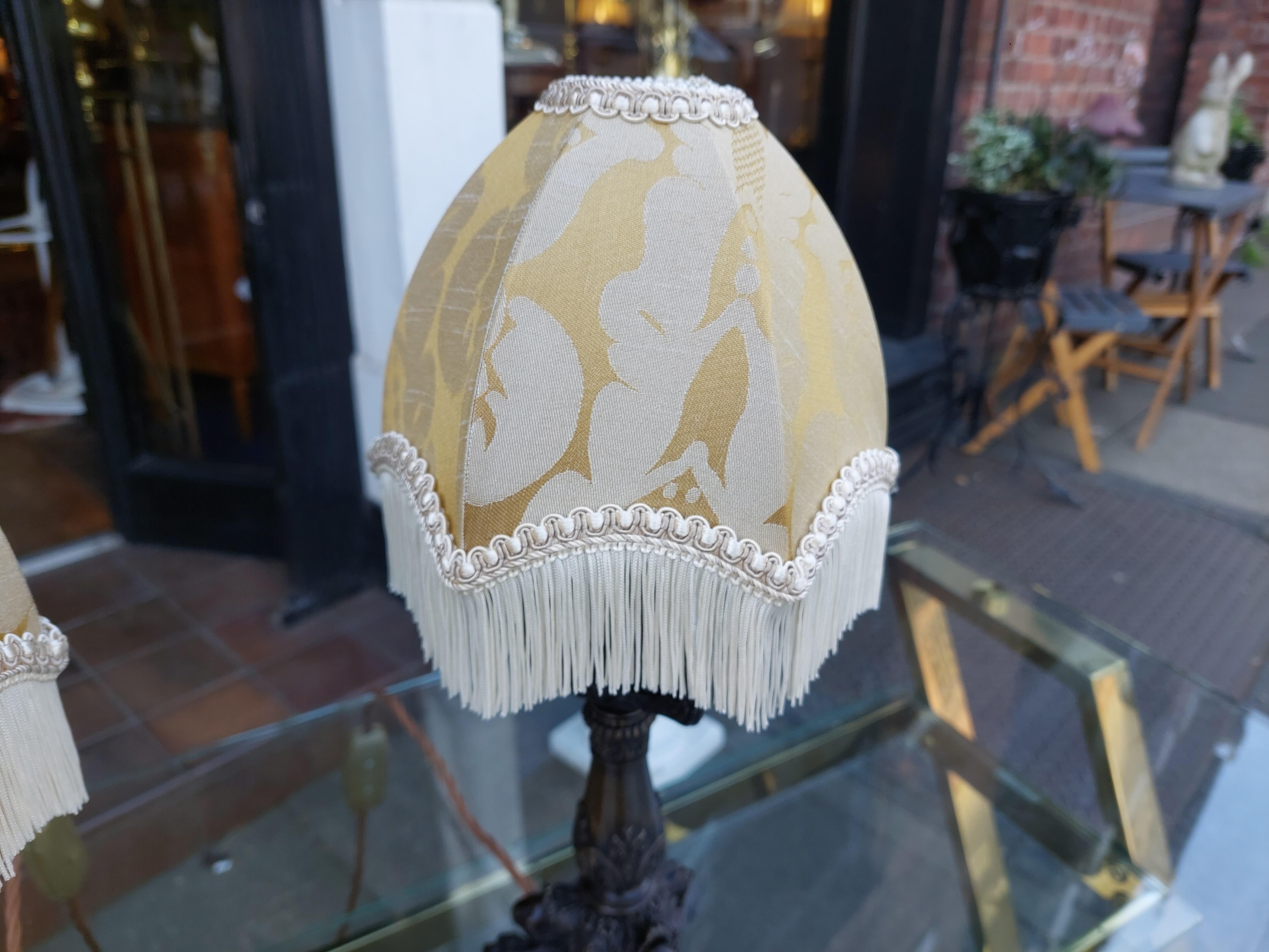 Paire de chandeliers en bronze français du 19e siècle en vente 2