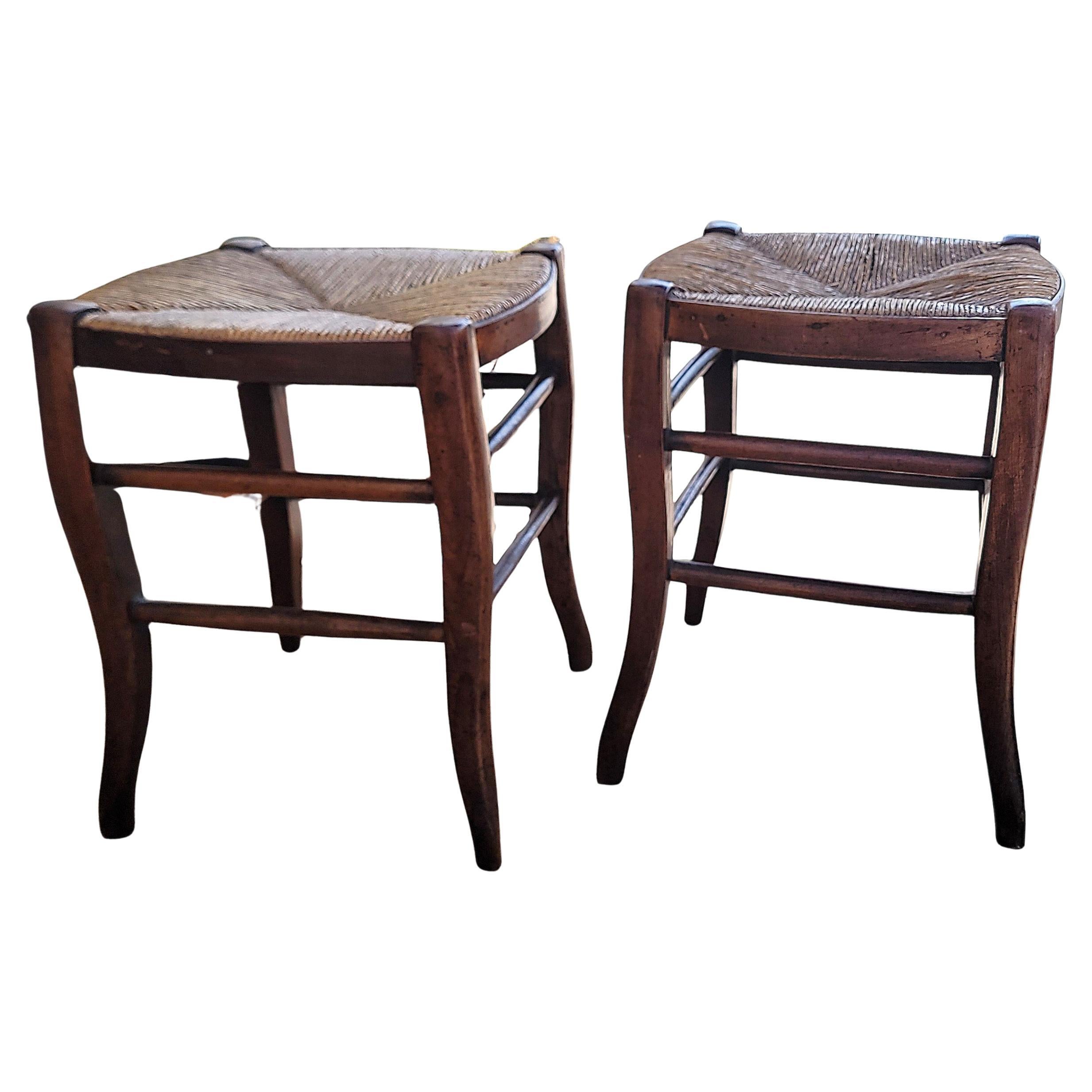 Paire de tabourets en bois du 19ème siècle en vente