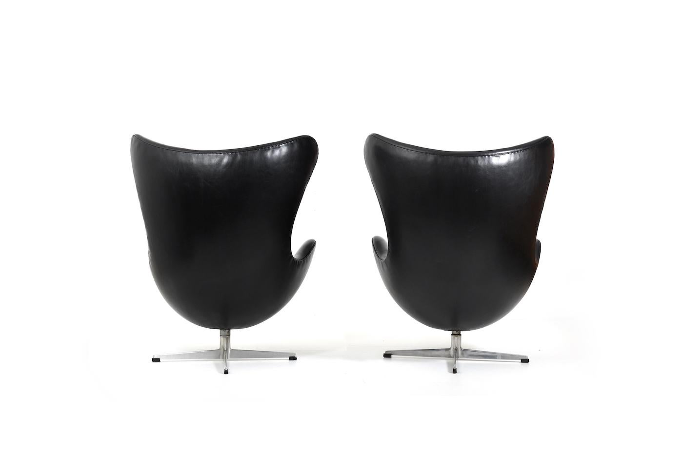 Pair of 1st Edition Arne Jacobsen Egg Chairs, circa 1959, Fritz Hansen In Good Condition In Handewitt, DE