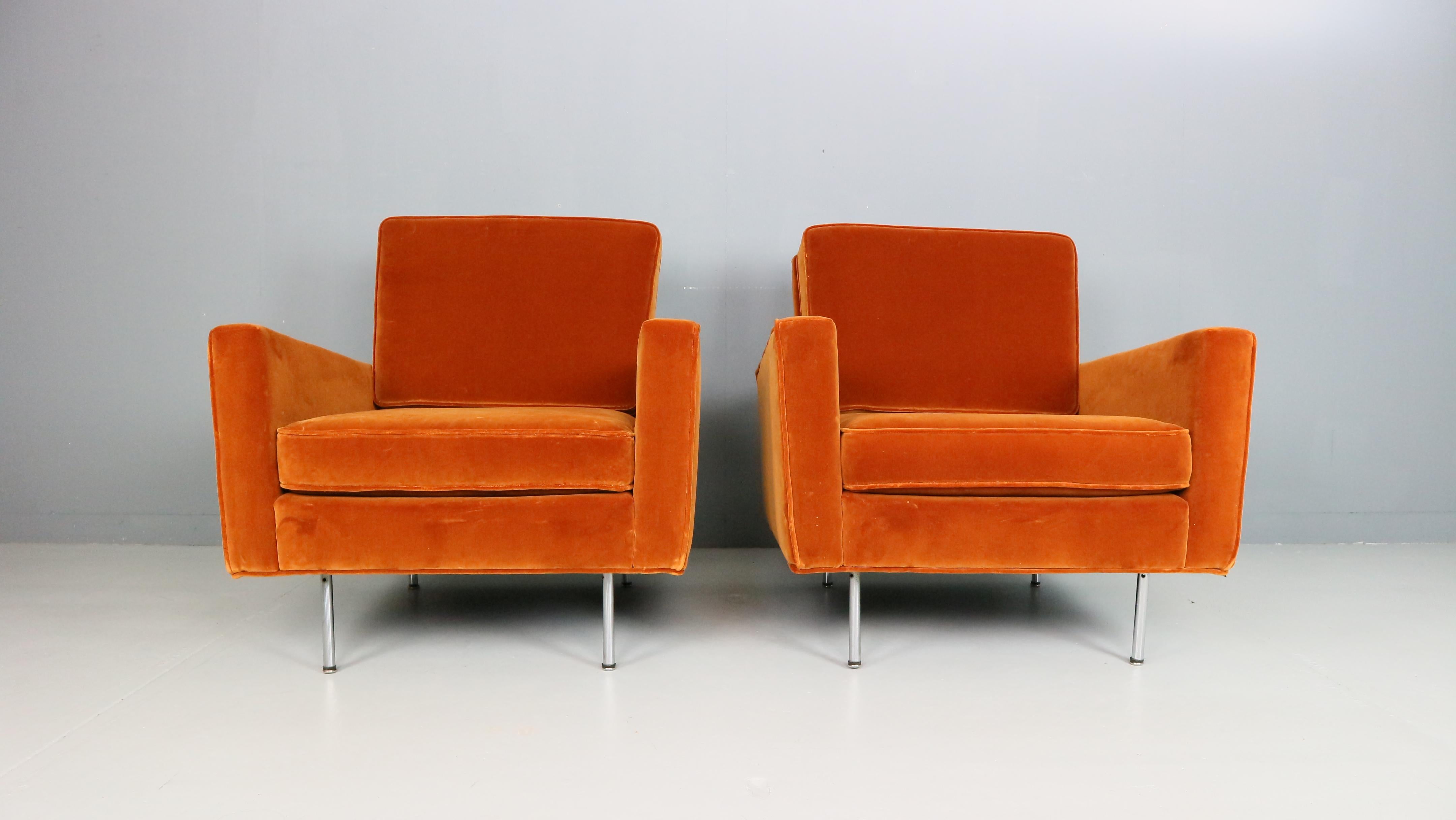 Beautiful set of club chairs, designed by Florence Knoll for Knoll International. The chairs have been newly upholstered and covered in cotton velvet.

Literature:
Knoll Furniture 1938-1960, Steven and Linda Rouland, A Schiffer Design Book,