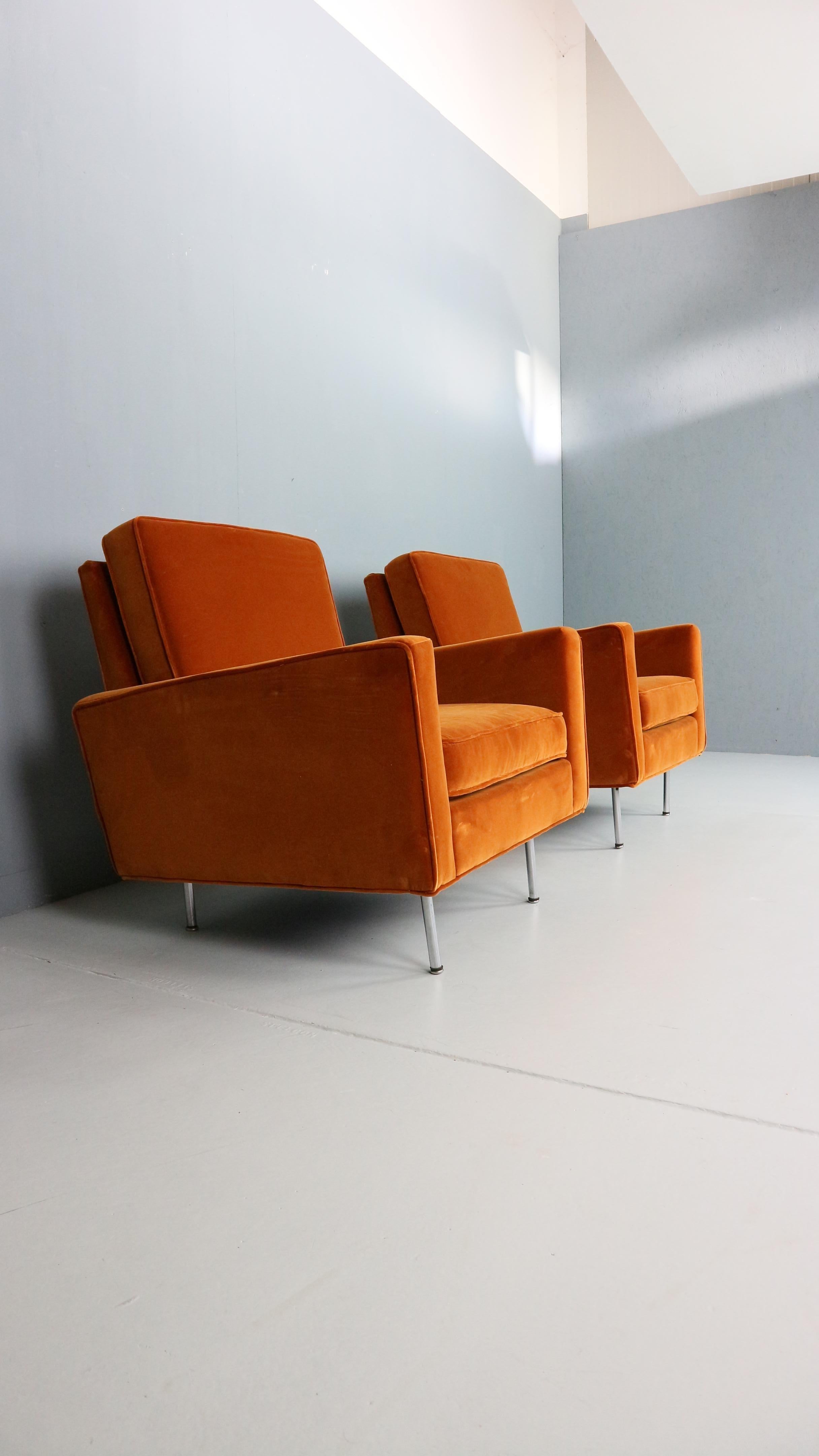 20th Century Pair of 1st edition easy chairs 25 BC by Florence Knoll in velvet, 1950s For Sale