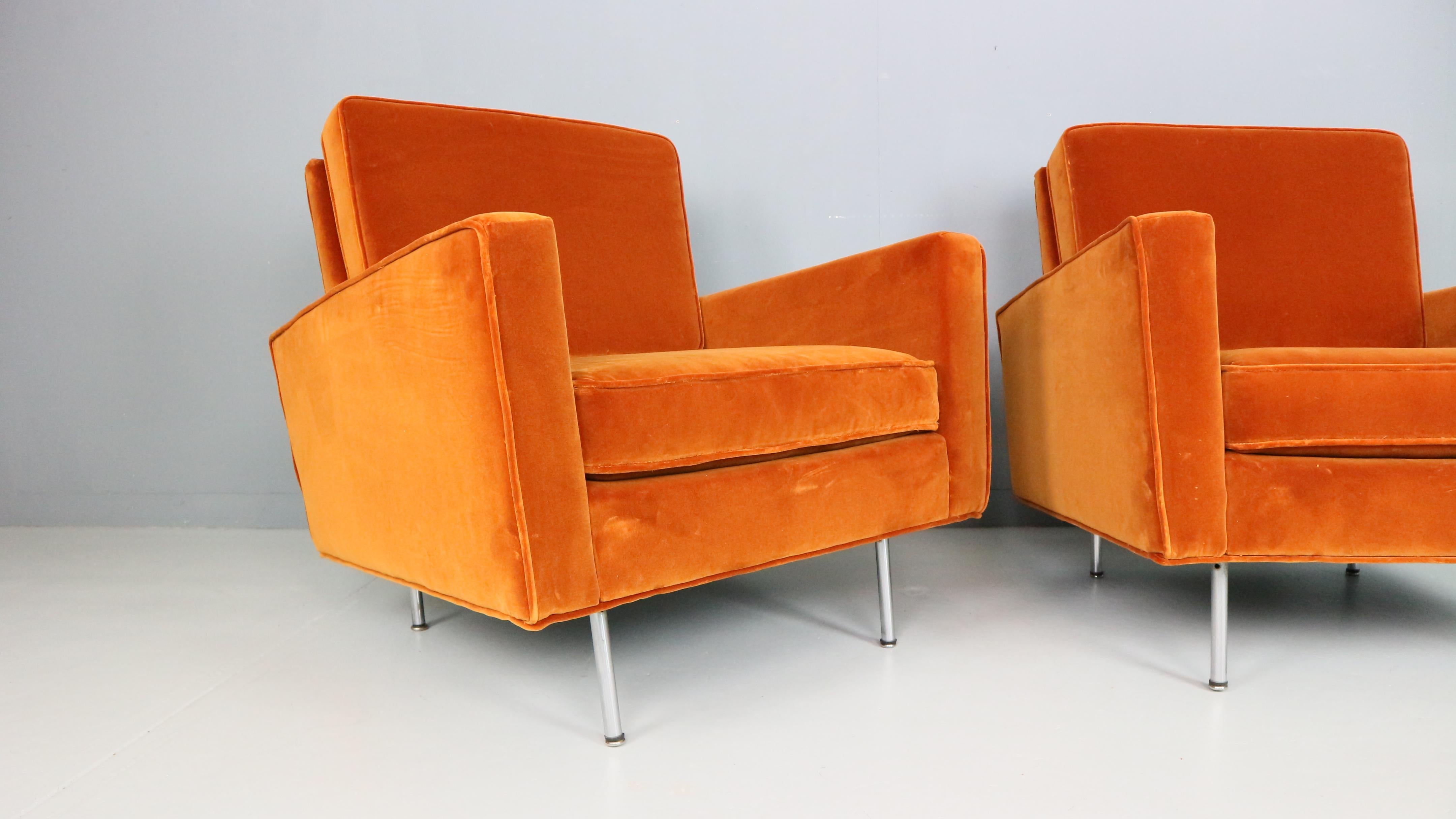 Pair of 1st edition easy chairs 25 BC by Florence Knoll in velvet, 1950s For Sale 1