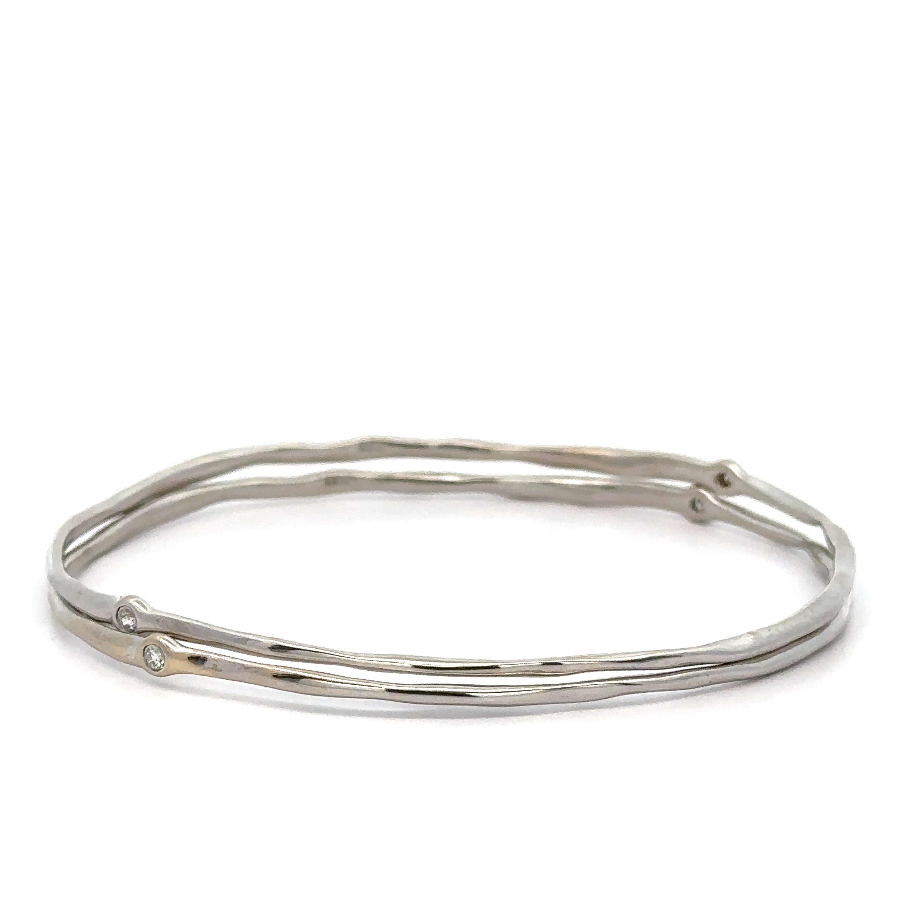 Pair of 2 18k White Gold Bezel Diamond Free Form Wire Slip On Bangle Bracelet In Excellent Condition In Montclair, NJ