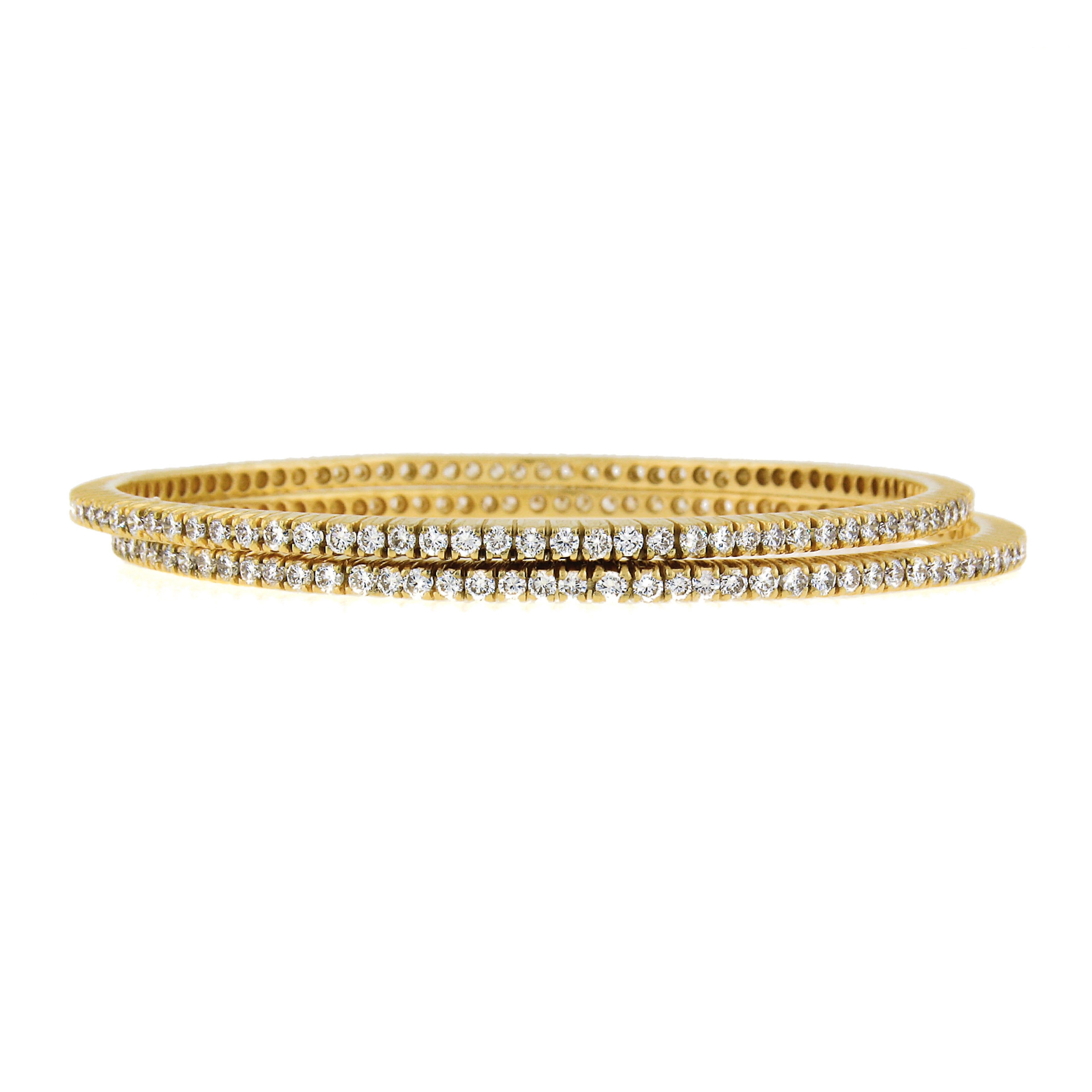 Paire de 2 bracelets en or jaune 18 carats, 5.82ct Round Brilliant Diamond Eternity Bangle Excellent état - En vente à Montclair, NJ