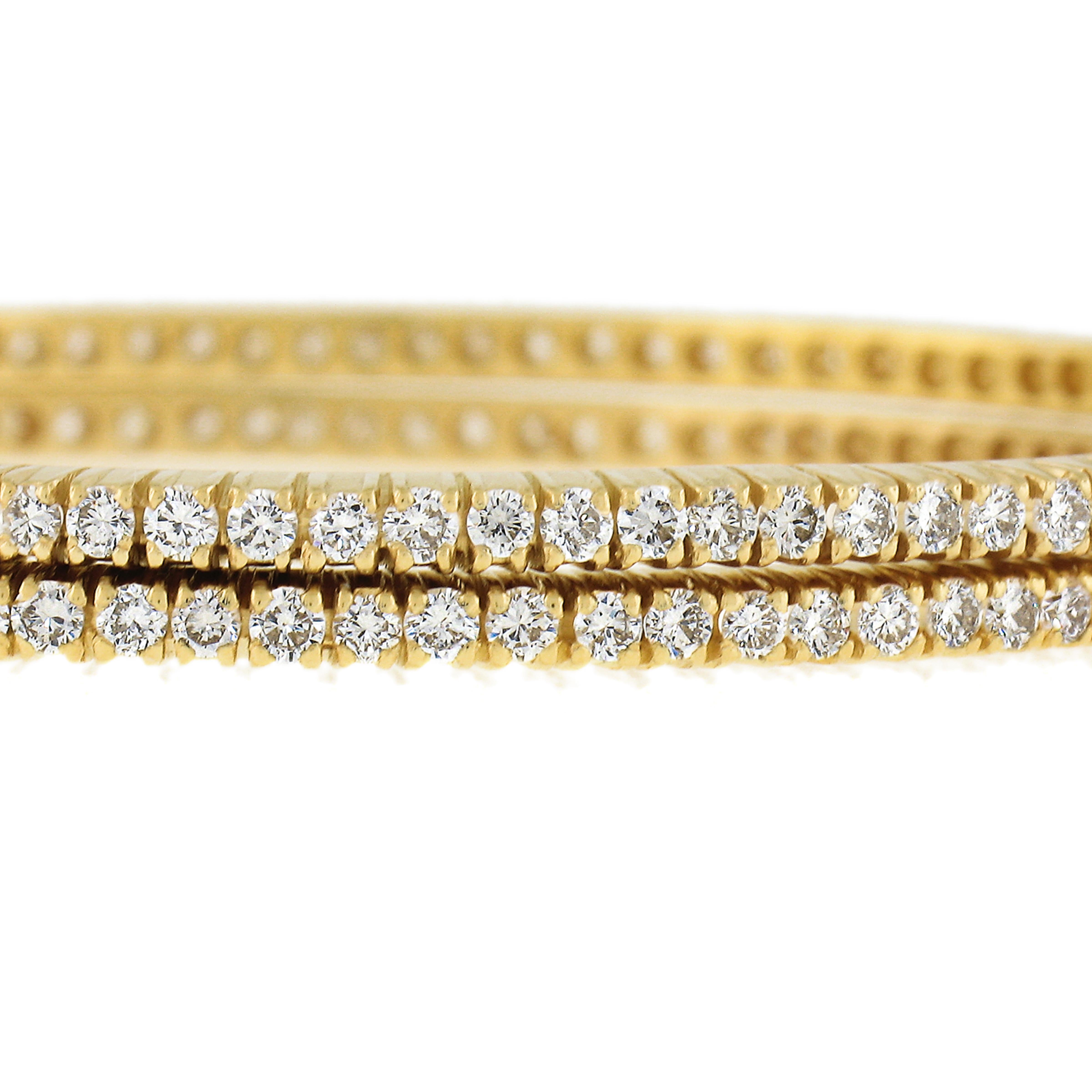 Paire de 2 bracelets en or jaune 18 carats, 5.82ct Round Brilliant Diamond Eternity Bangle en vente 1