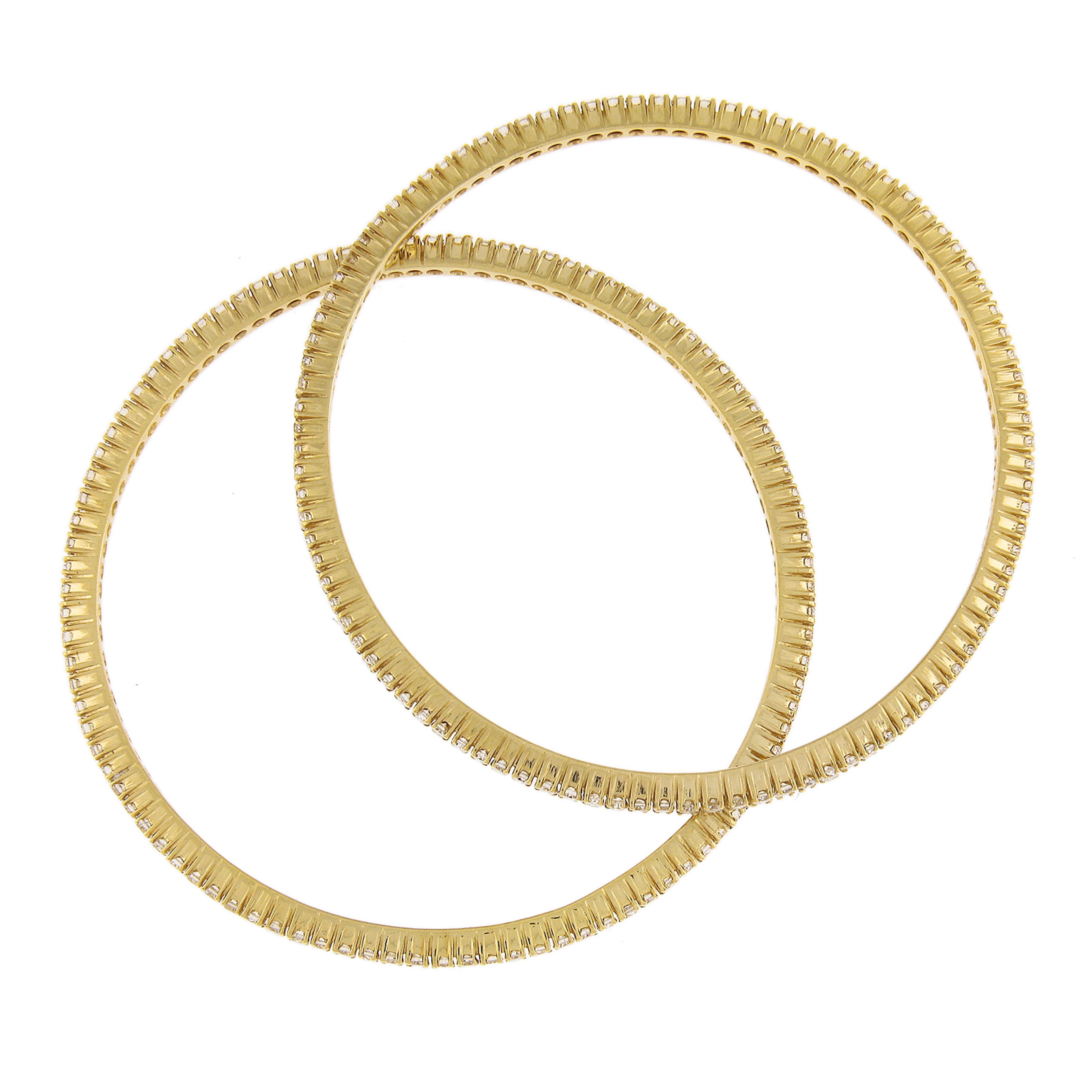 Paire de 2 bracelets en or jaune 18 carats, 5.82ct Round Brilliant Diamond Eternity Bangle en vente 2