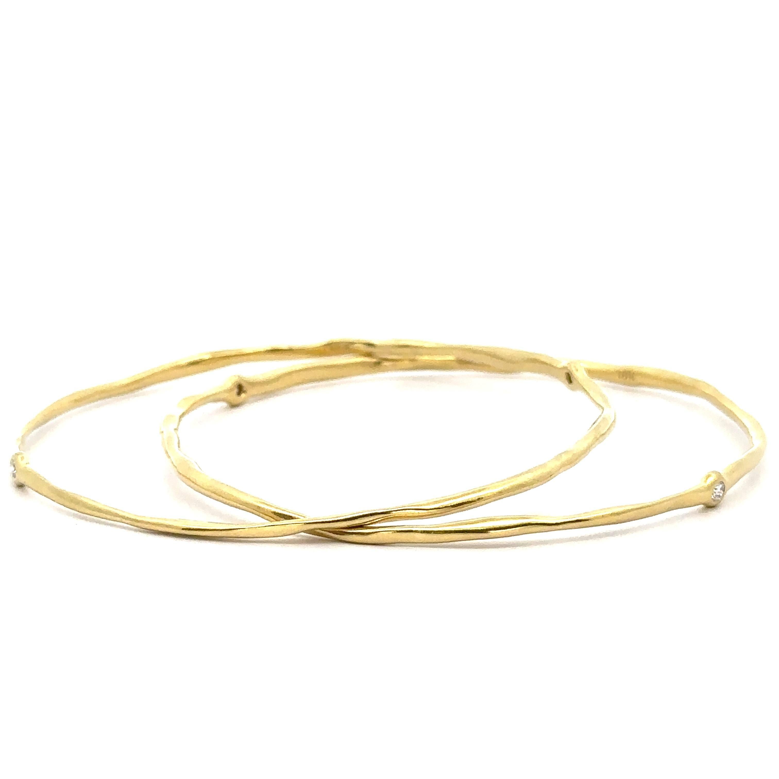 Taille brillant Paire de 2 bracelets en or jaune 18k avec chaton et diamant, de forme libre, à enfiler en vente