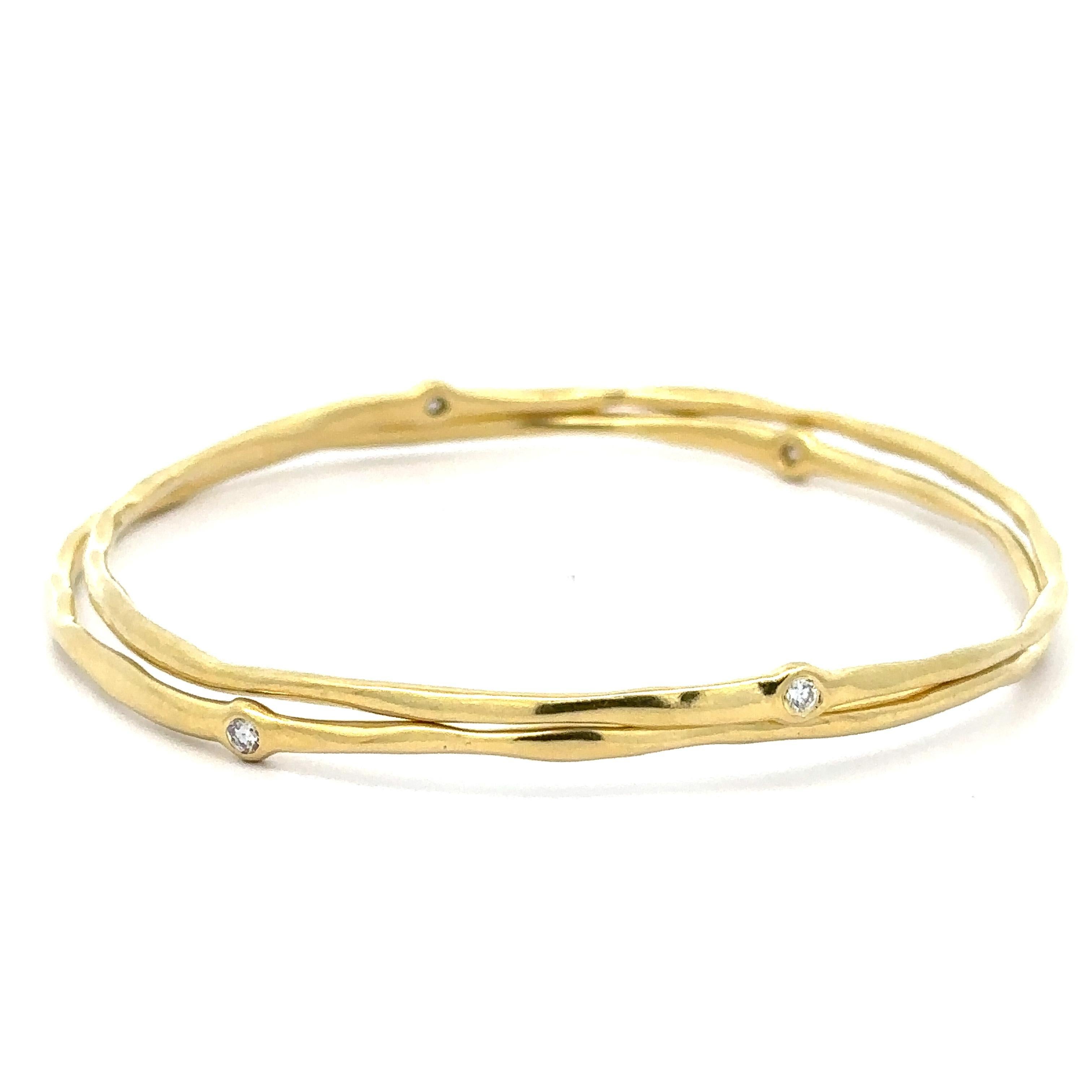 Paire de 2 bracelets en or jaune 18k avec chaton et diamant, de forme libre, à enfiler Pour femmes en vente