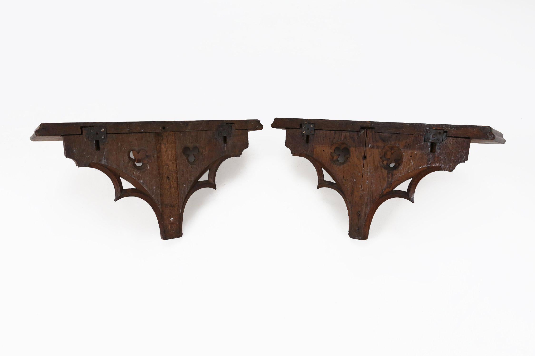Paire de 2 consoles murales d'église en chêne sculpté, France vers 1850 1850 en vente 5