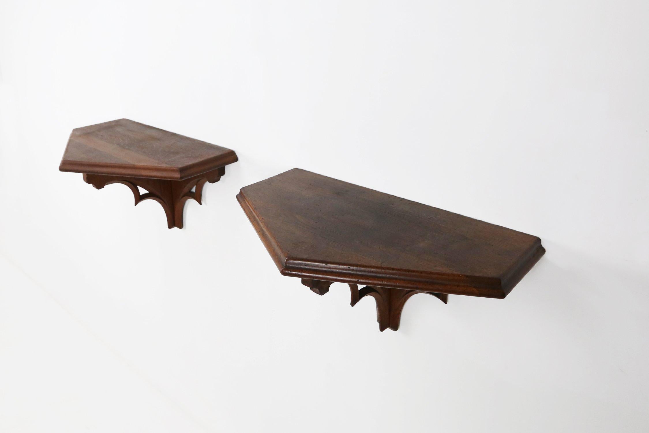 Romantique Paire de 2 consoles murales d'église en chêne sculpté, France vers 1850 1850 en vente