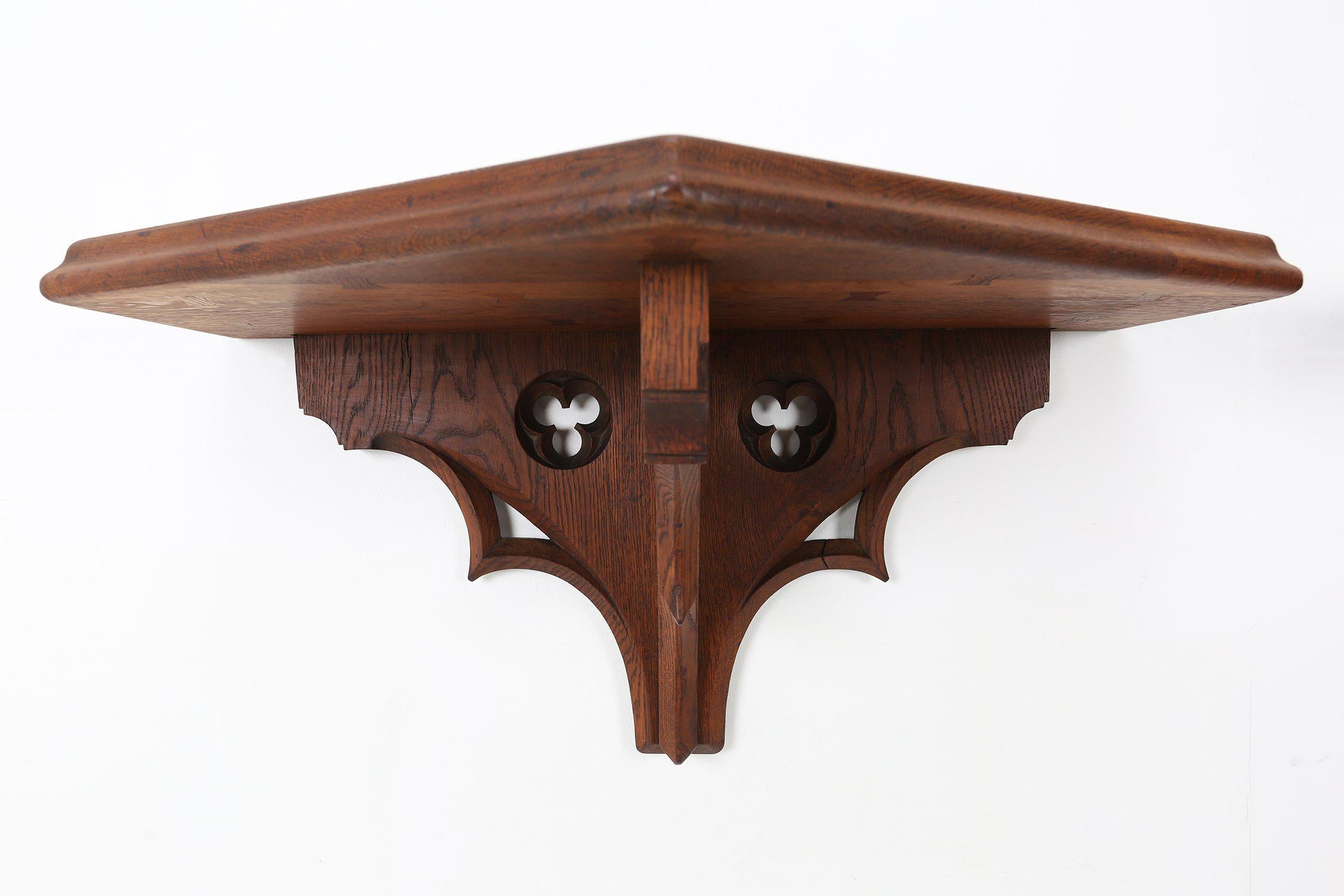 Paire de 2 consoles murales d'église en chêne sculpté, France vers 1850 1850 en vente 1