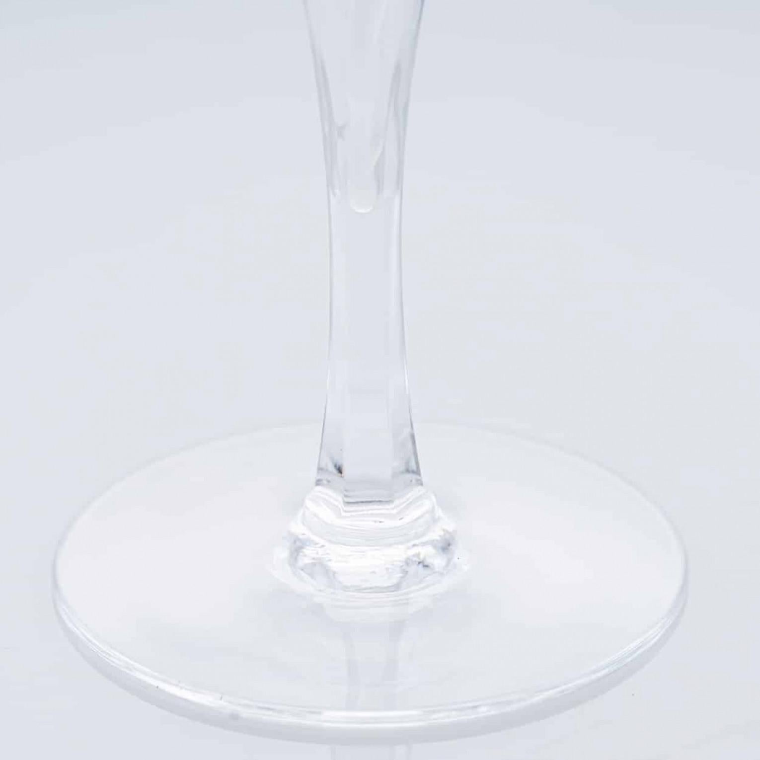 Paar von 2 Baccarat Kristall Weingläsern, Frankreich (Französisch) im Angebot