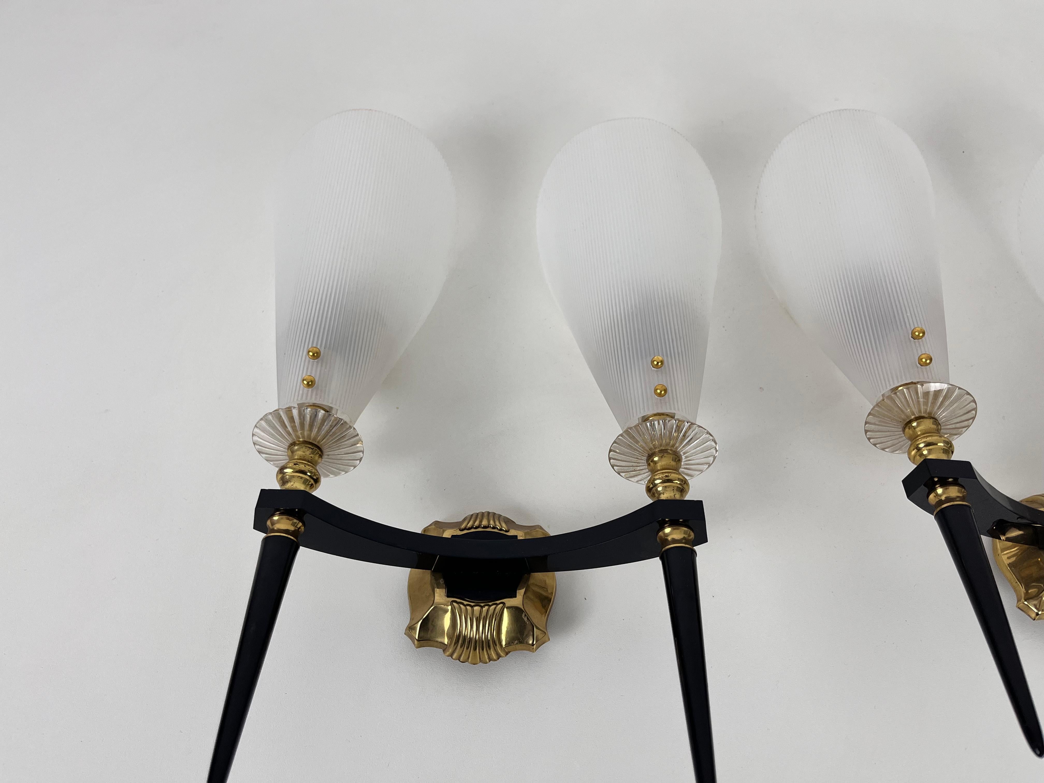 French Pair of 2 Brass and Plexiglass Wall Lamps by Maison Arlus, 1960, France For Sale