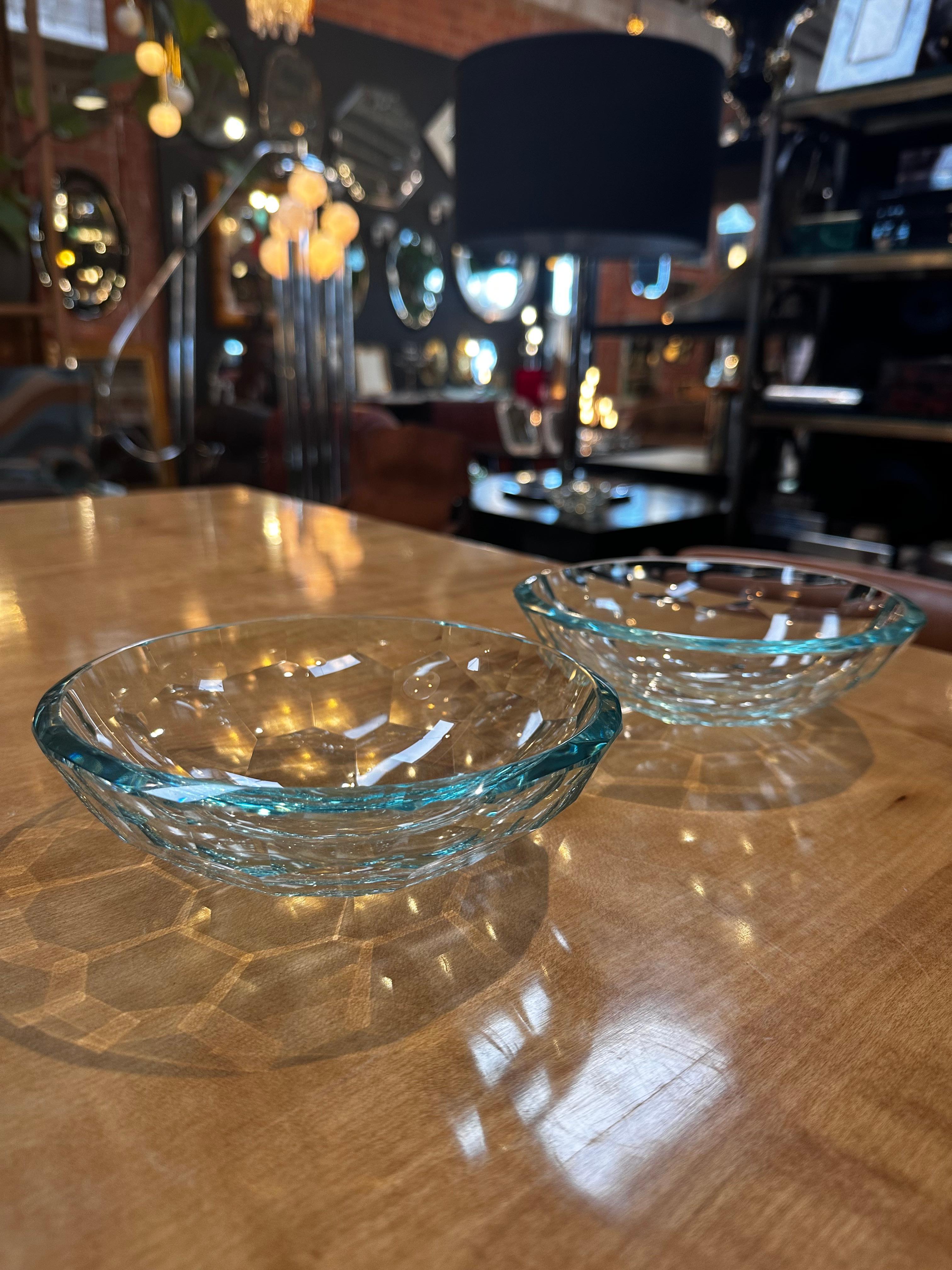 Italian Pair of 2 Decorative Handmade Glass Bowls 1980s For Sale