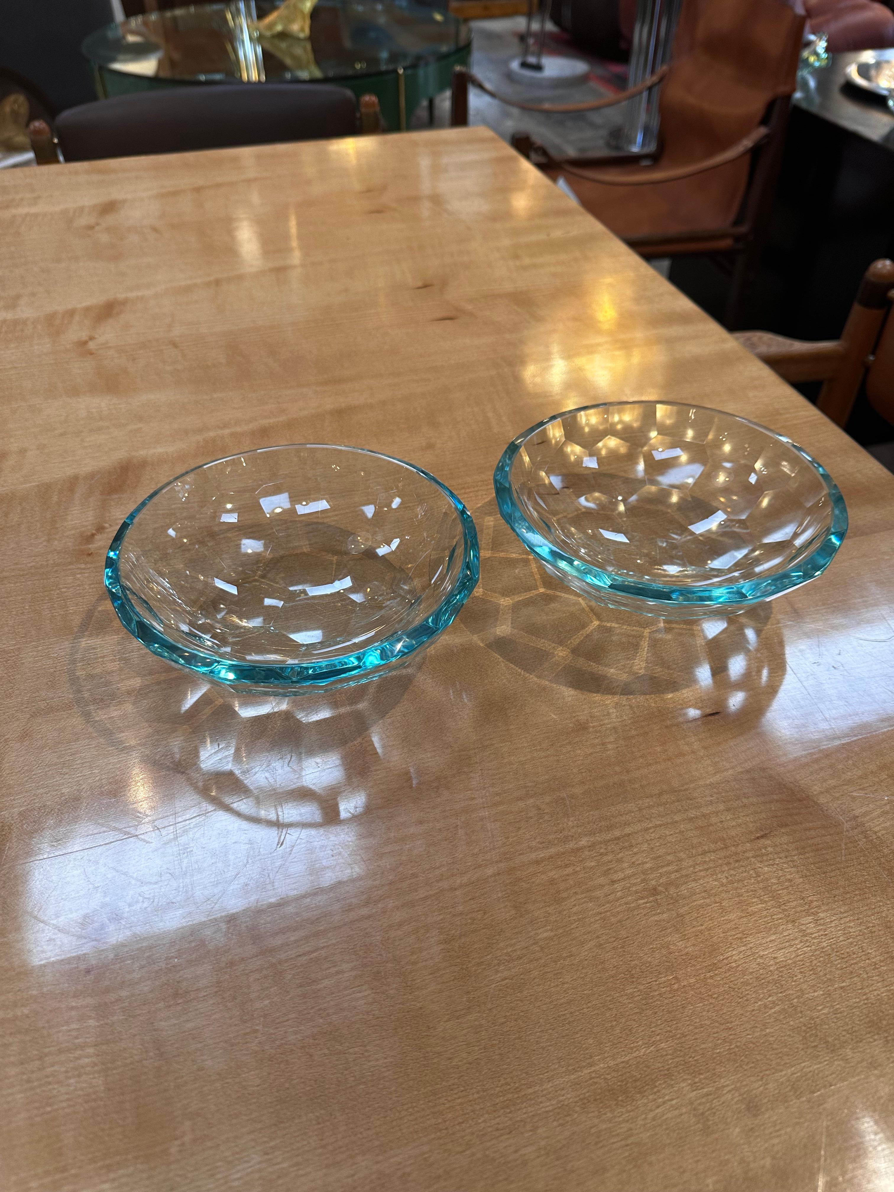 Verre Paire de 2 bols décoratifs en verre faits à la main 1980 en vente