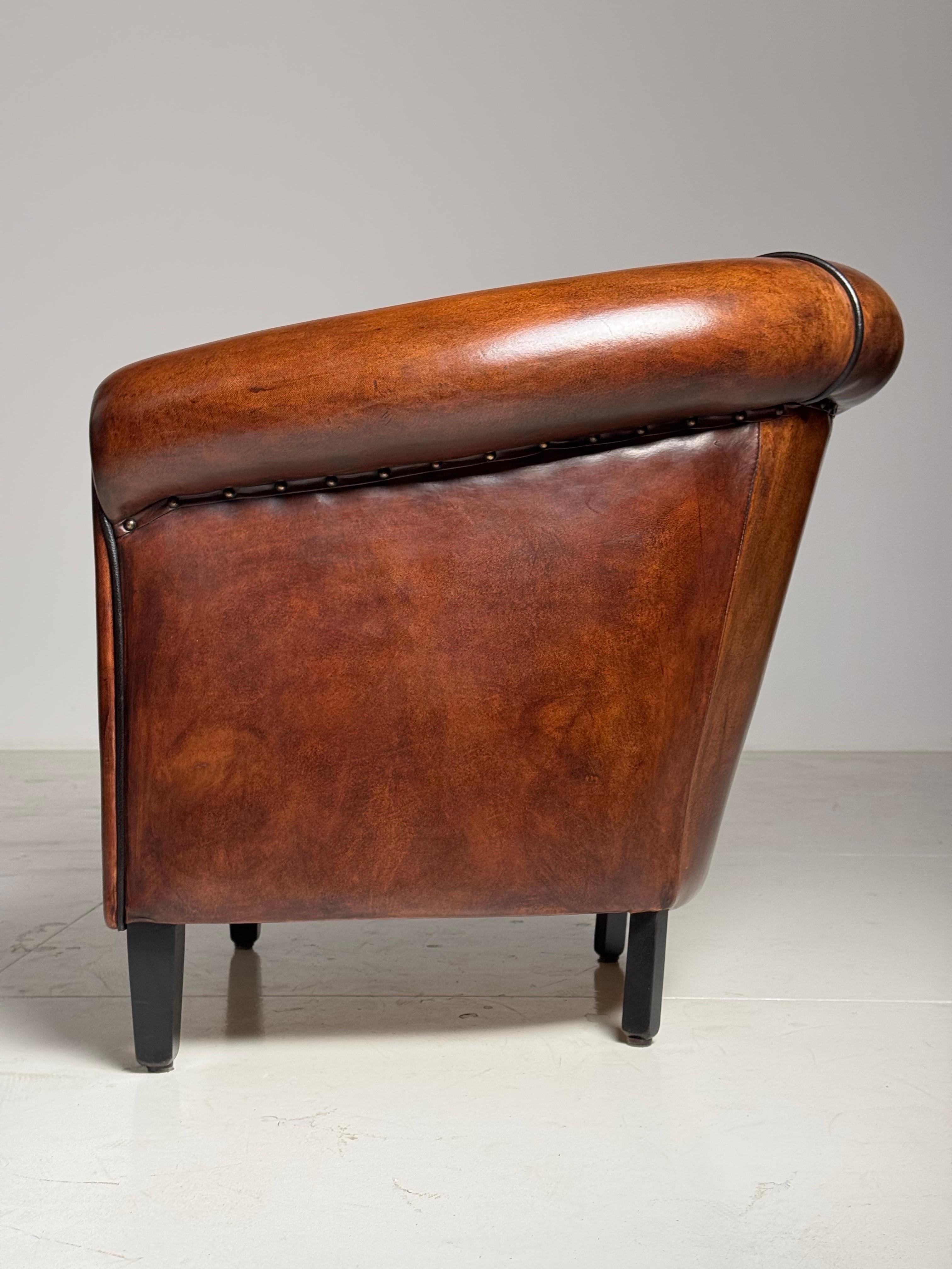 Cuir Paire de 2 fauteuils club hollandais en peau de mouton en vente