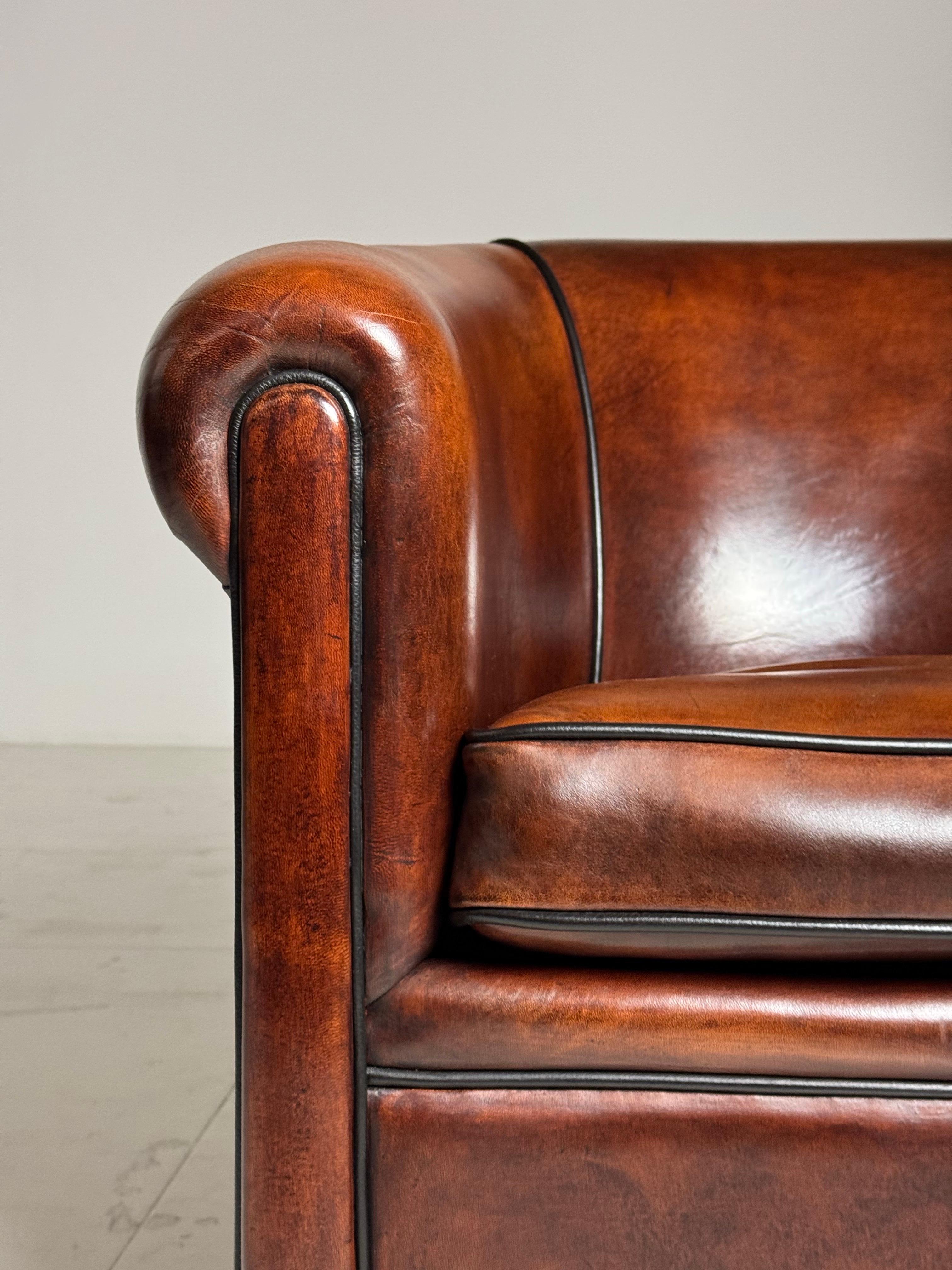 Paire de 2 fauteuils club hollandais en peau de mouton en vente 4