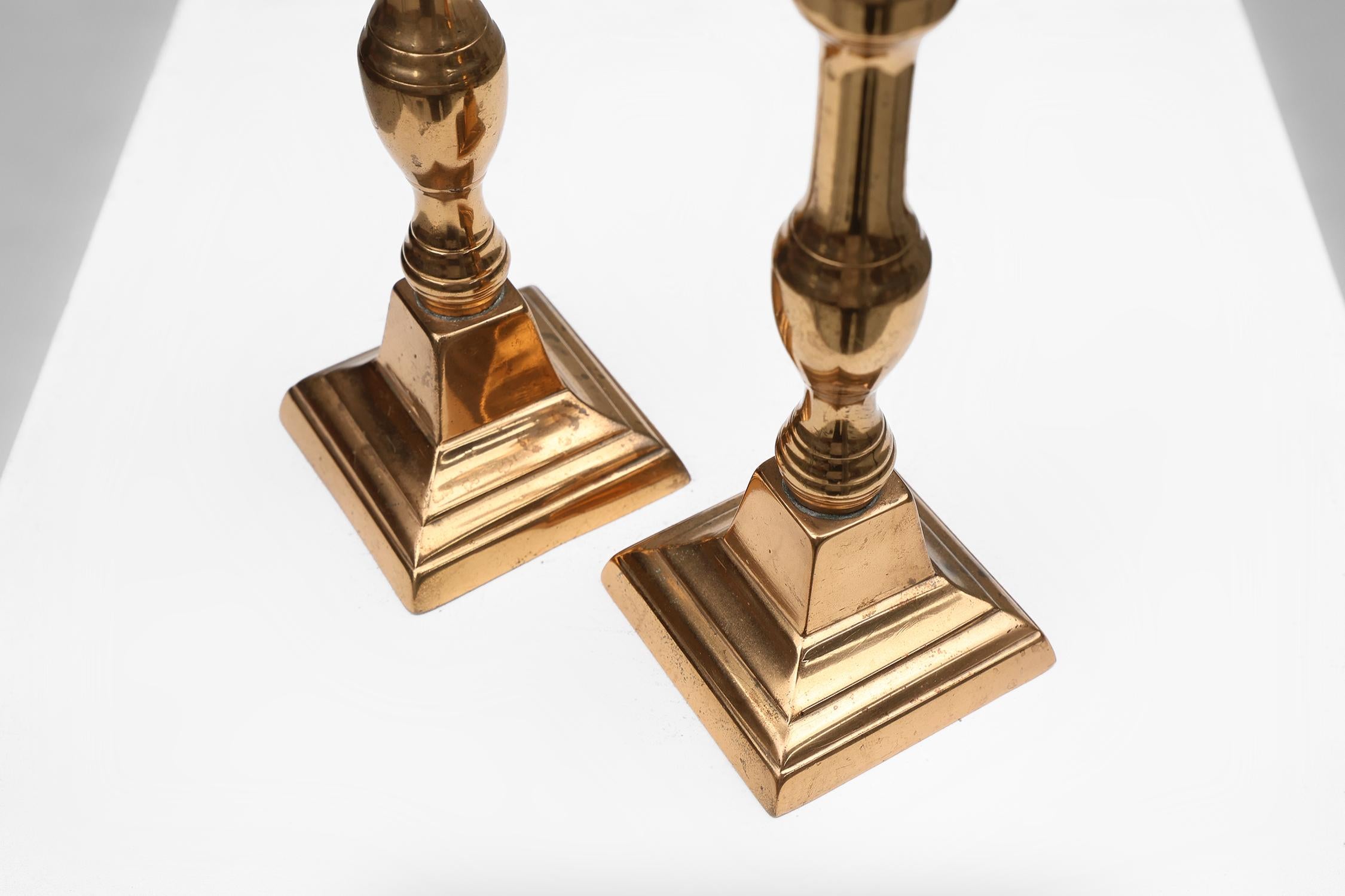 Pareja de 2 candeleros antiguos franceses de bronce, ca. 1890 Cobre en venta