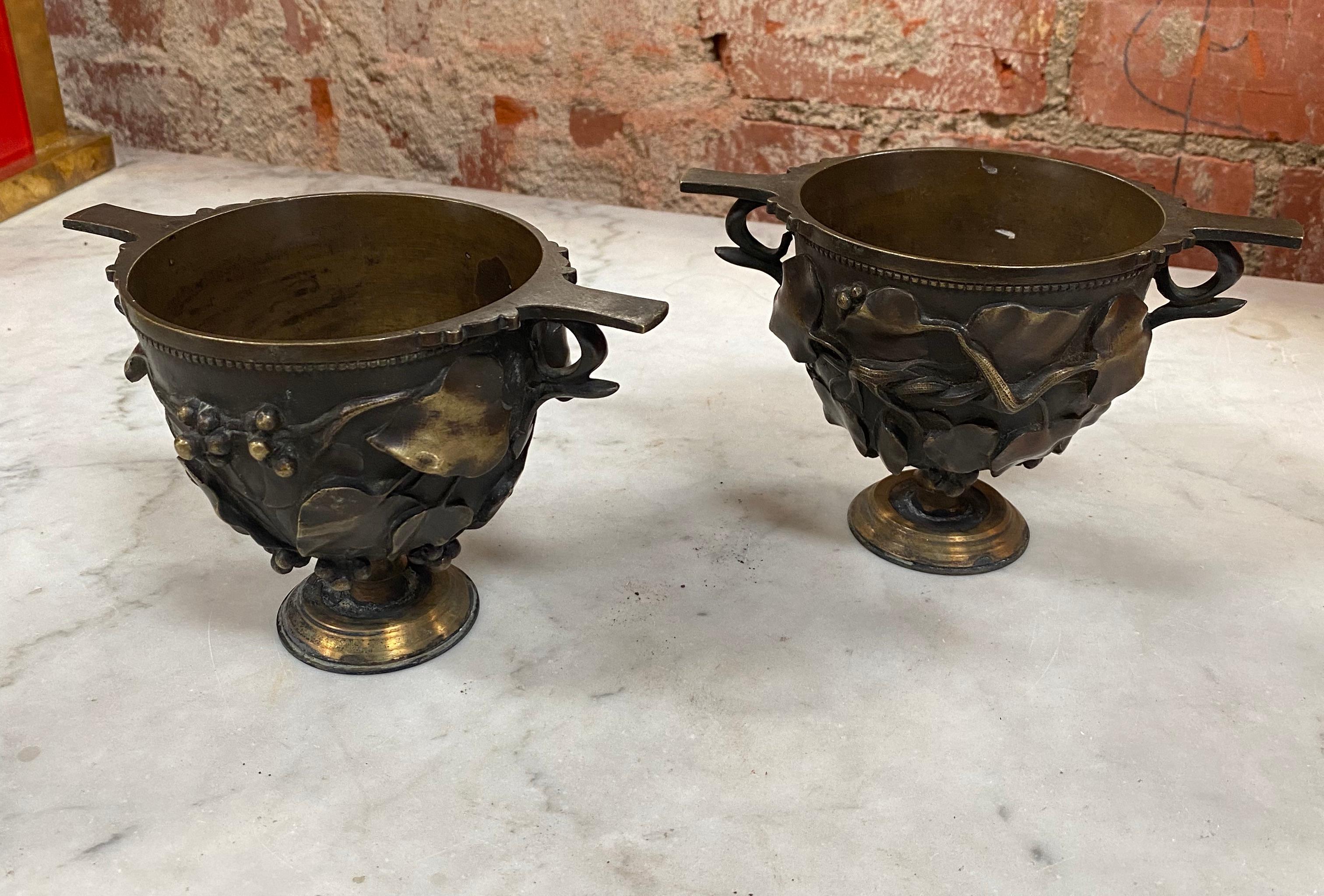 Mid-Century Modern Pair of 2 Italian Bronze Vases 1930 For Sale