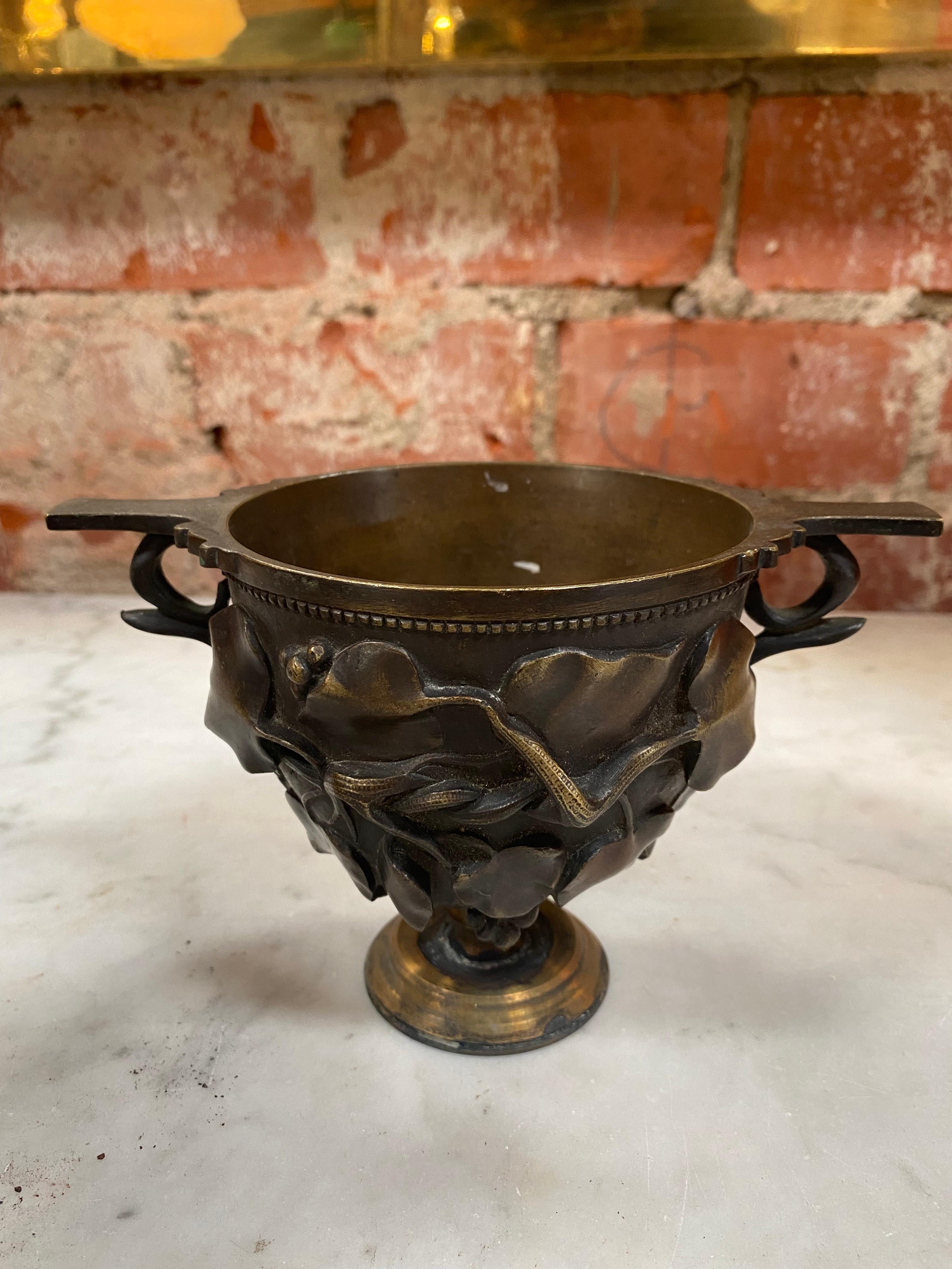 Pair of 2 Italian Bronze Vases 1930 In Good Condition For Sale In Los Angeles, CA