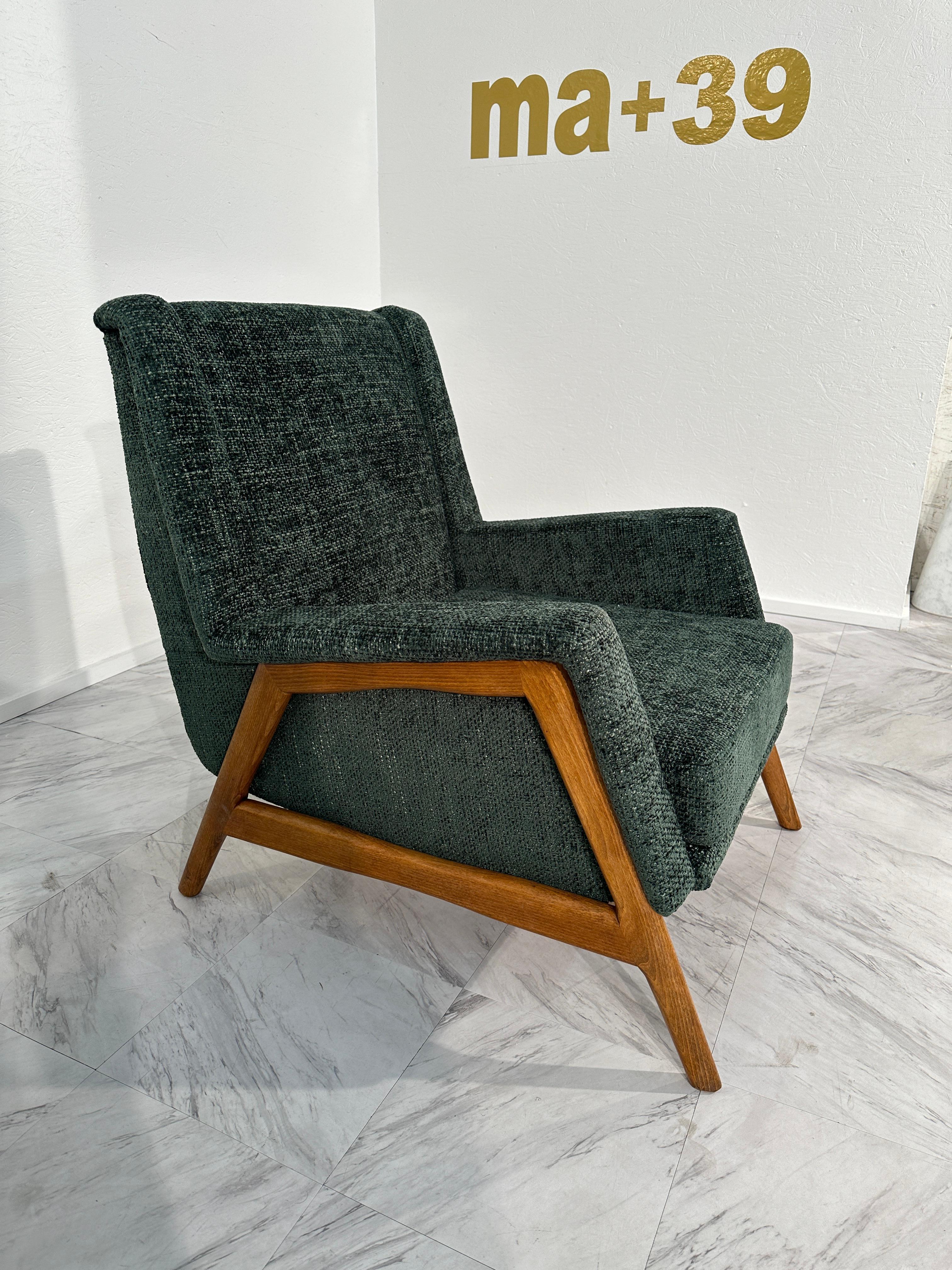 The Pair of 2 Italian Contemporary Armchairs from the 1970s encapsulates the innovative and avant-garde spirit of Italian design during that era. With their sleek lines and bold shapes, these armchairs showcase a perfect blend of form and function.