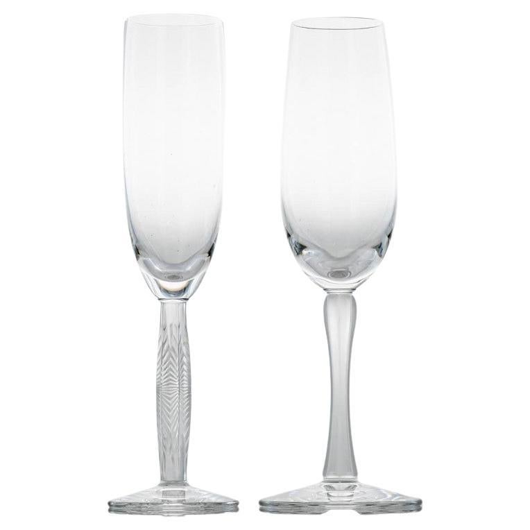 Pair of 2 Lalique Crystal Champagne Glasses, France en vente
