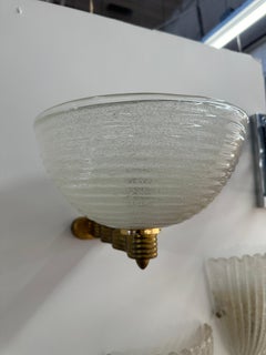 Coppia di 2 lampade da parete in ottone e vetro di Murano del Medioevo 1960