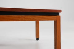 Coppia di 2 tavolini minimalisti MDK Belgio in teak, 1960 ca.