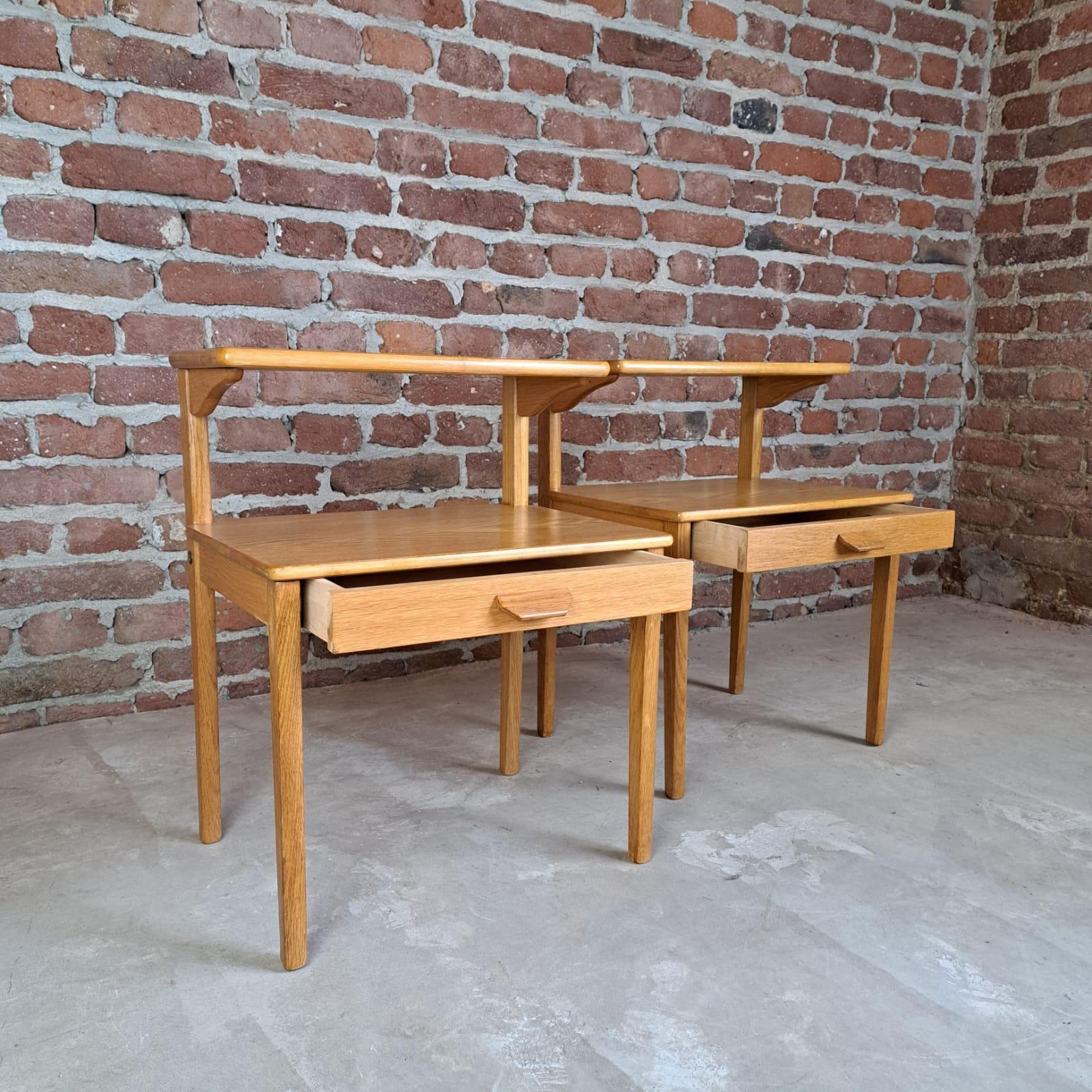Danois Paire de 2 tables de nuit avec tiroir en teck Wod, Danemark, 1960 en vente