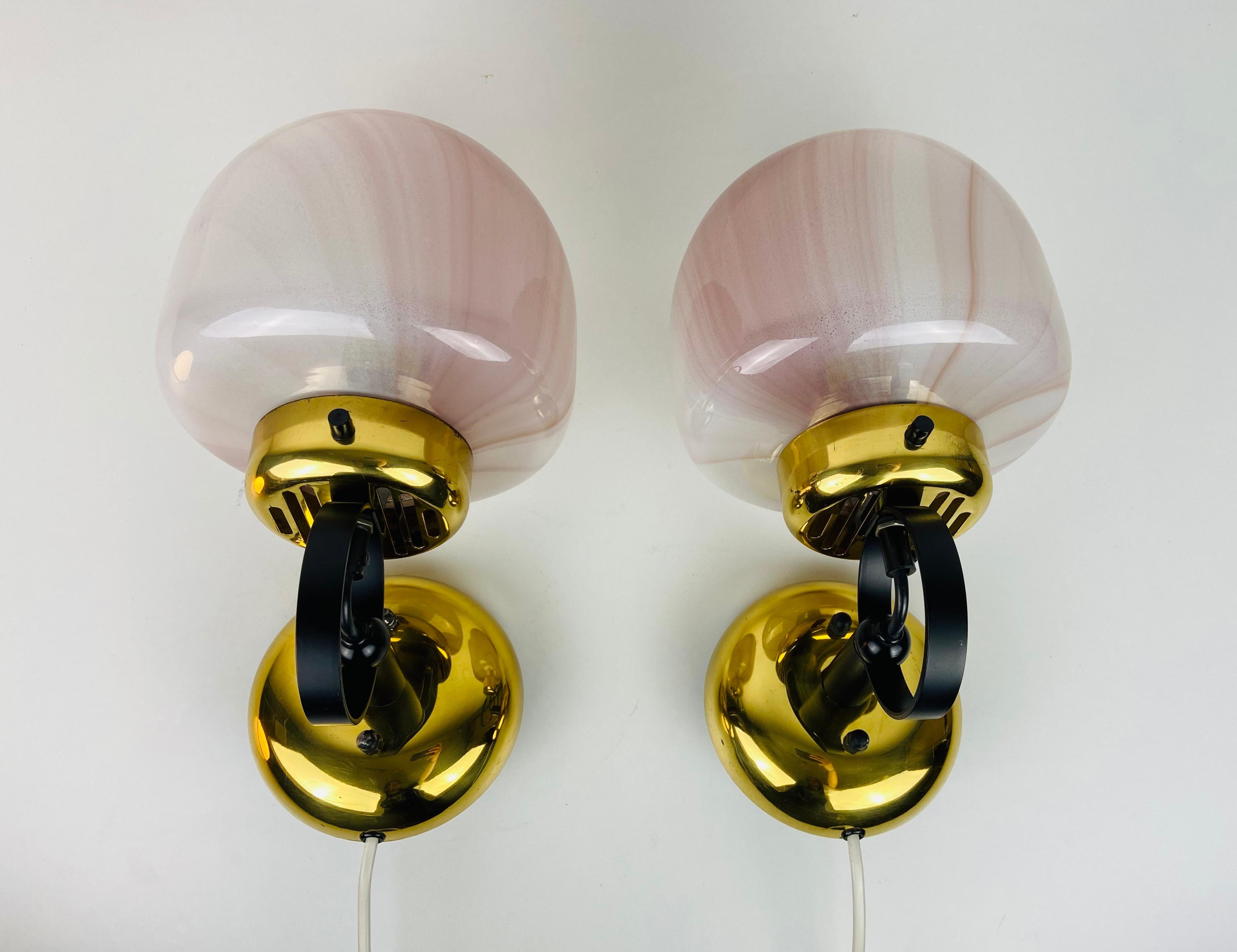 Pair of 2 Opaque Glass Sconces by Peill & Putzler, 1970s, Germany In Good Condition For Sale In Hagenbach, DE