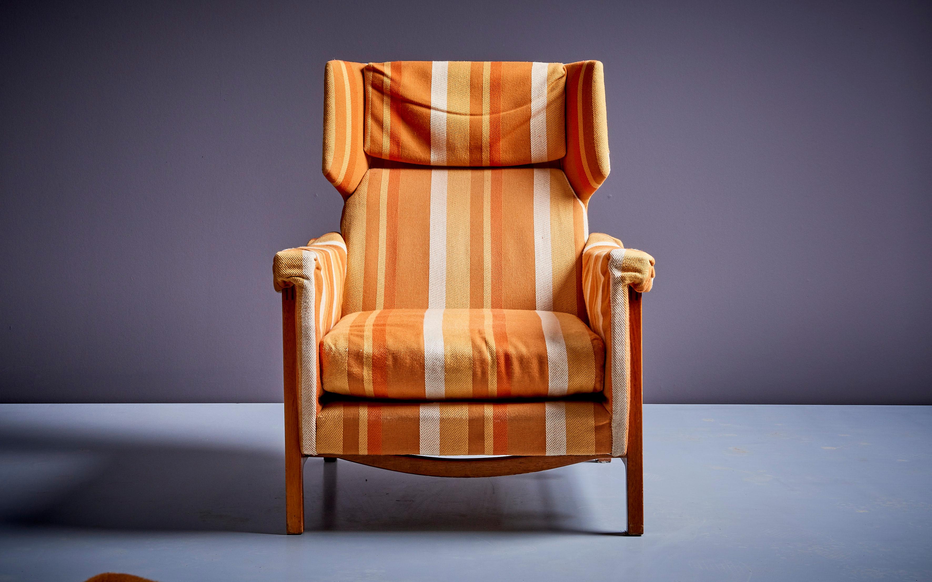Mid-20th Century Pair of 2 Original Condition Umberto Colombo & Alberti Reggio Lounge Chairs   For Sale