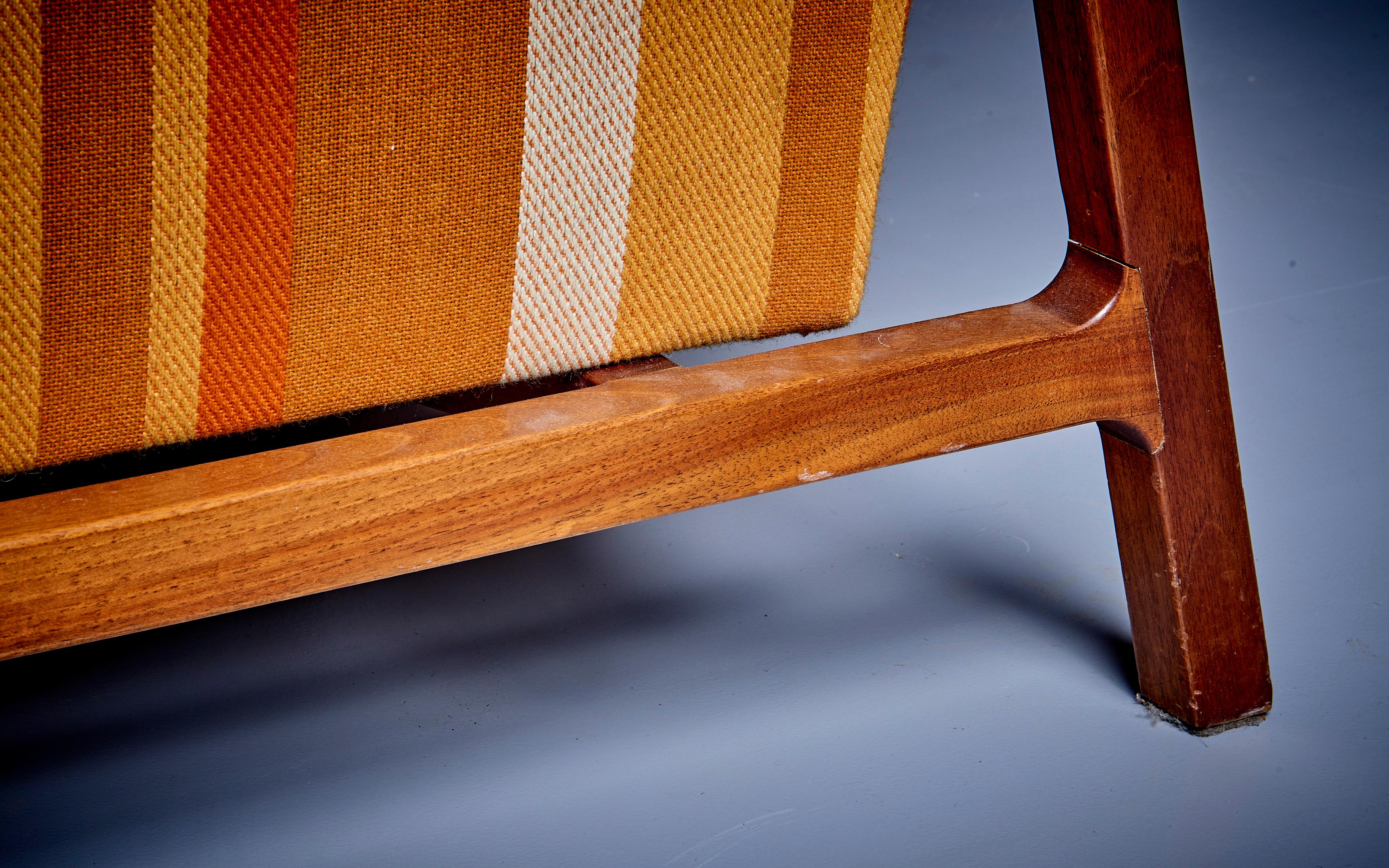 Fabric Pair of 2 Original Condition Umberto Colombo & Alberti Reggio Lounge Chairs   For Sale