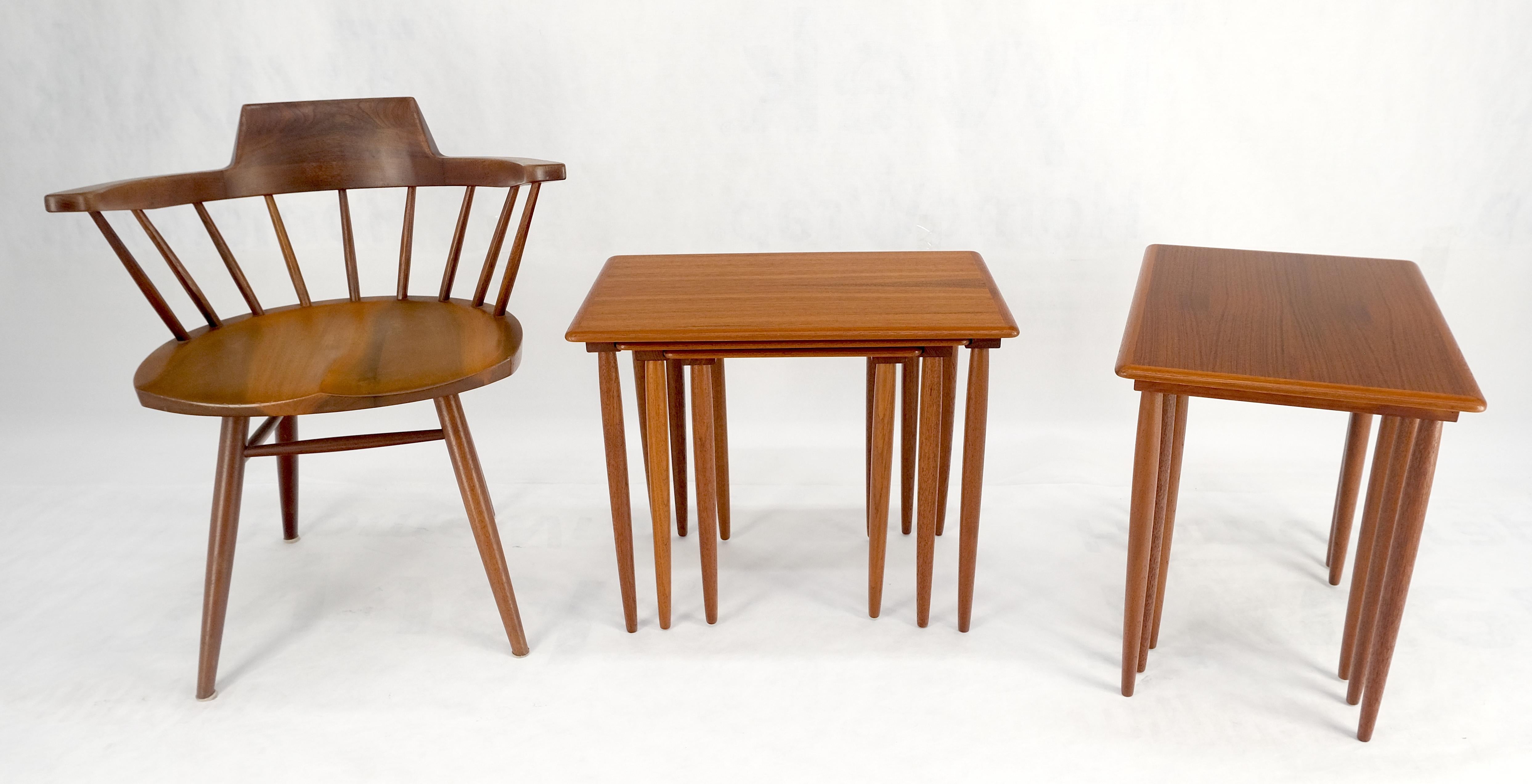 Coppia di 2 set di tavolini in teak danese del Mid Century Modern con gambe a tasselli MINT! in vendita 7