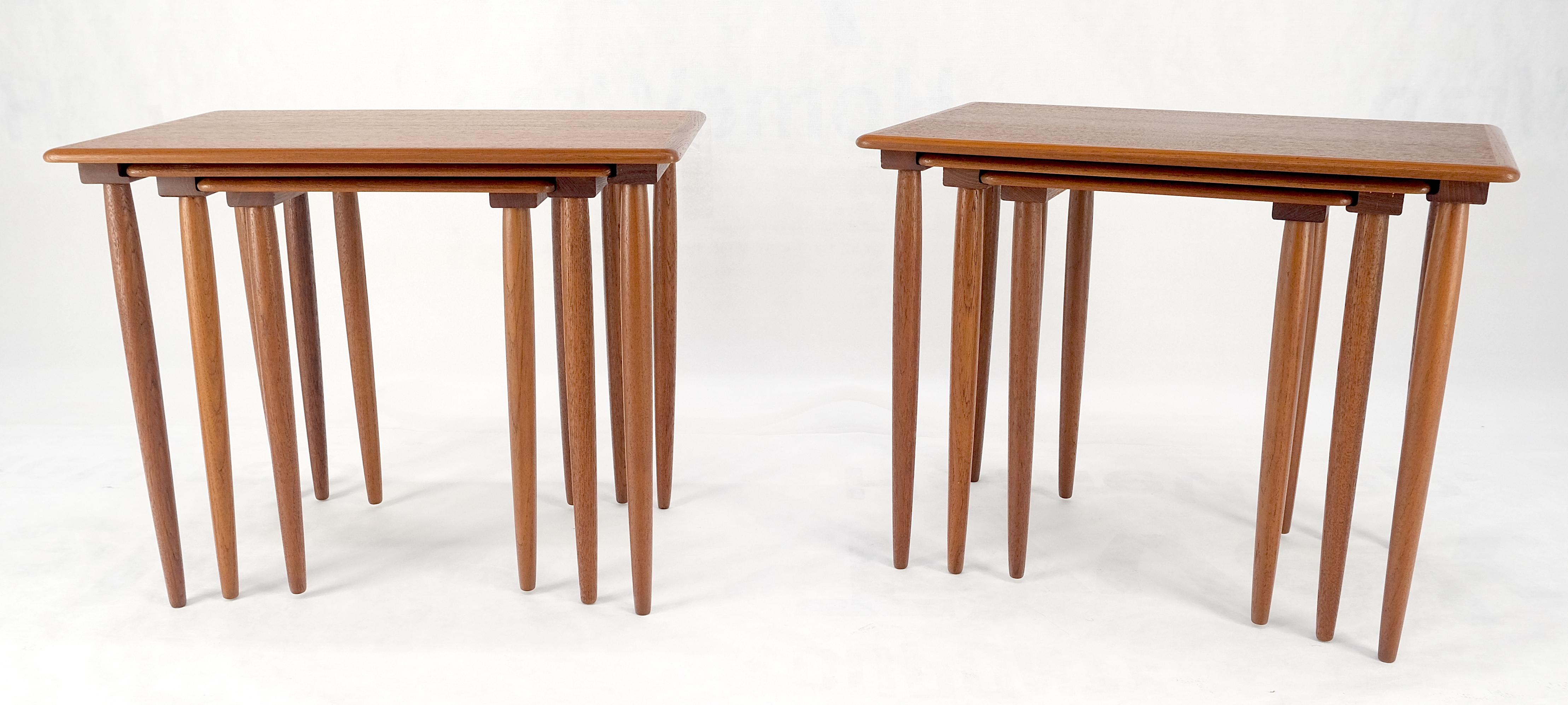 Coppia di 2 set di tavolini in teak danese del Mid Century Modern con gambe a tasselli MINT! in vendita 9
