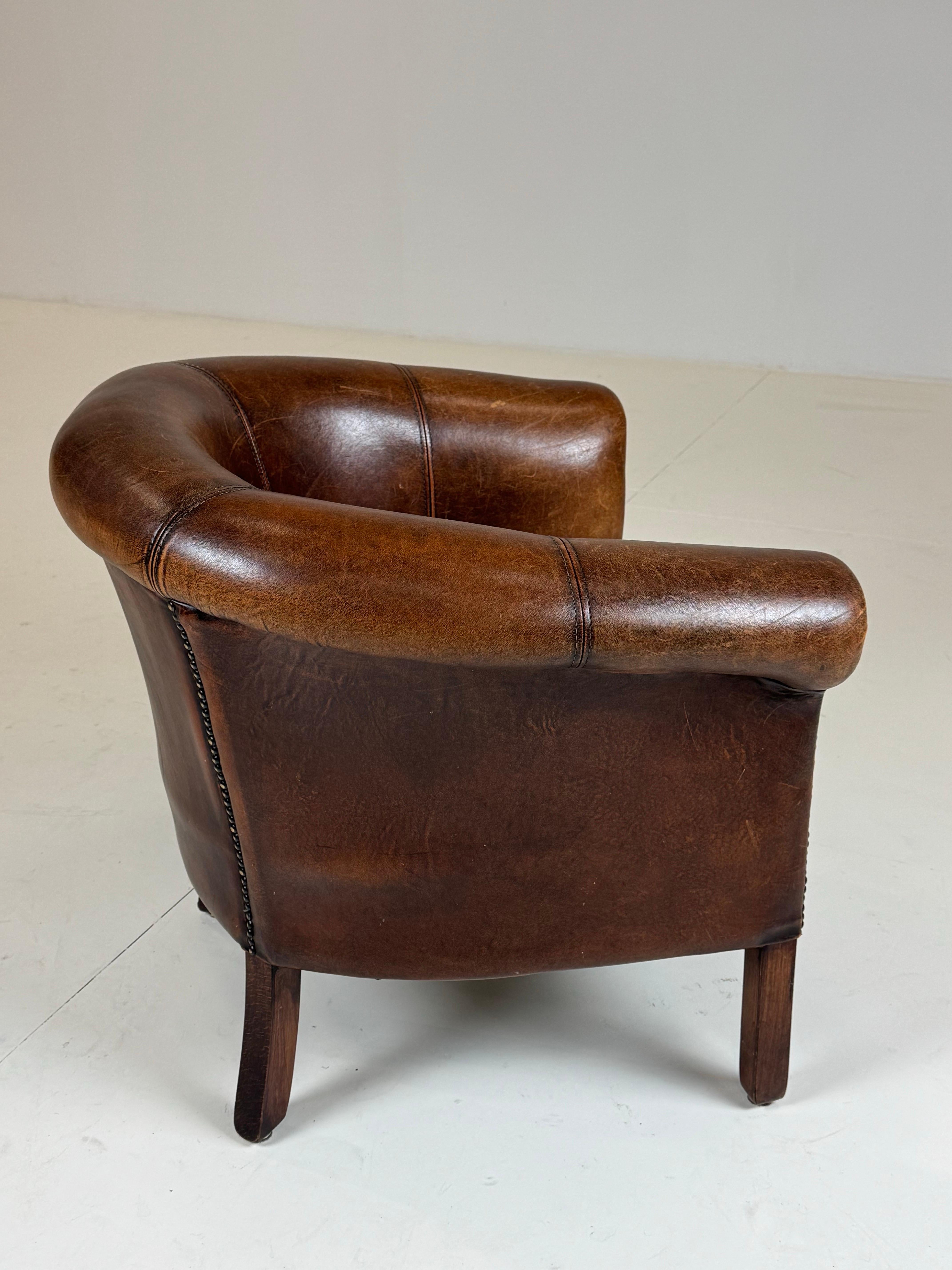 Pair of 2 Sheep’s lesther clubchairs For Sale 6